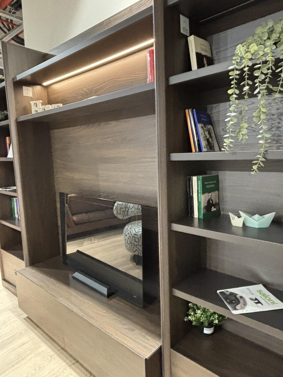 ТВ секция Luis Aral - Аутлет