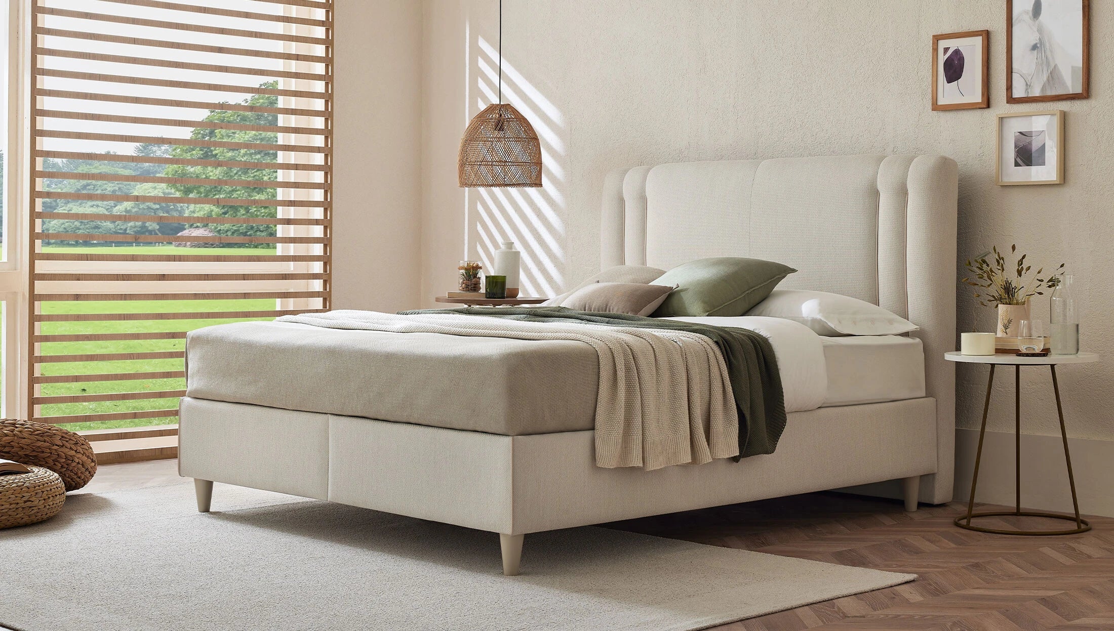 Тапицирано легло «Comfort plus» + Матрак и табла - с място за съхранение, повдигащ механизъм, система за безшумно затваряне