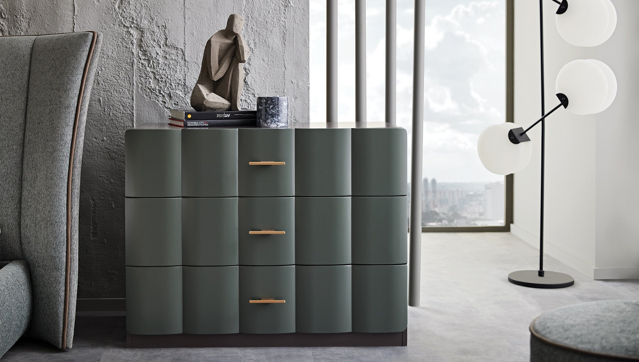 Скрин «Cache» с три чекмеджета, размер 100х78х47см