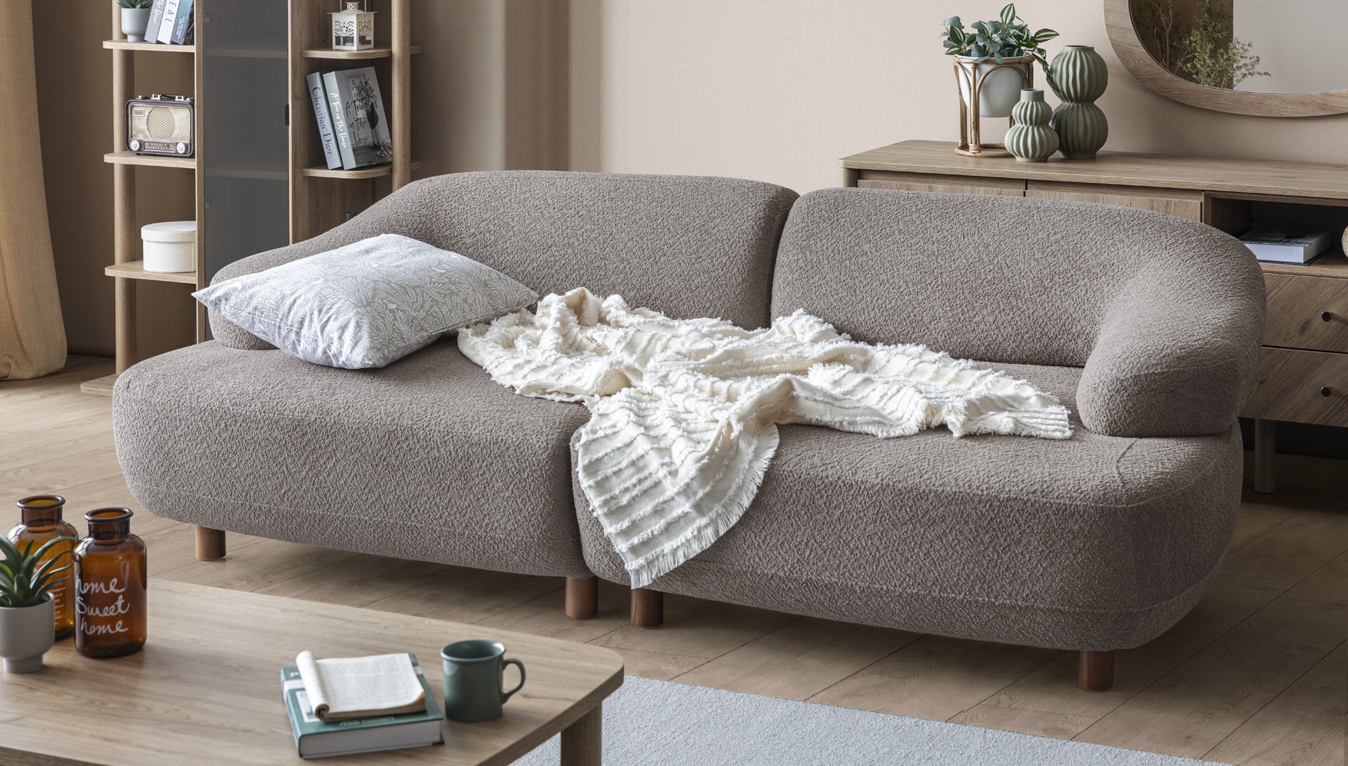 Триместен диван «Mona» + 3 декоративни възглавници, ширина 250см