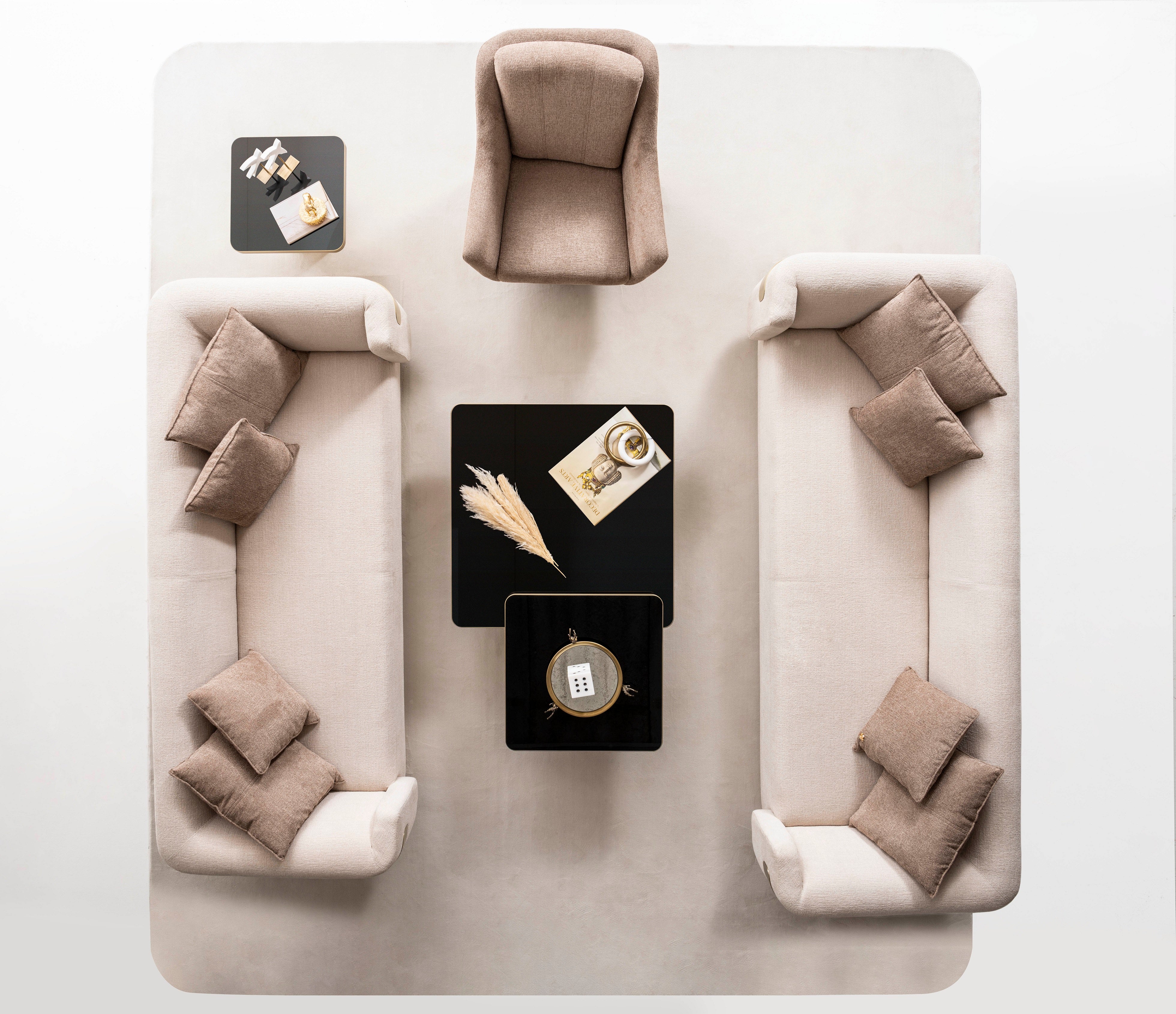 Триместен диван «Reina» + 4 декоративни възглавници, ширина 240см