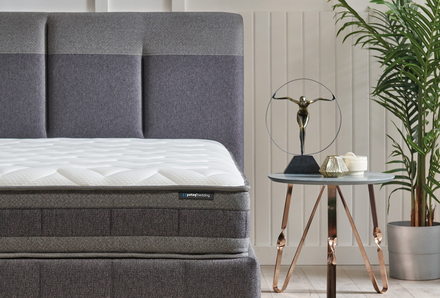 Тапицирано легло «Dream Line» + табла - с място за съхранение, повдигащ механизъм, система за безшумно затваряне