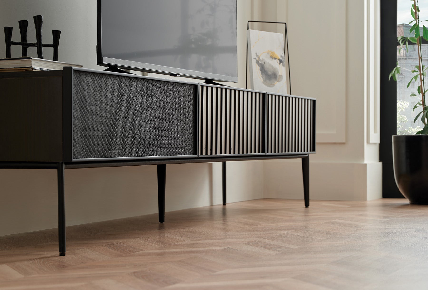 ТВ шкаф «Riga» с крачета, с размер 209х50х48см