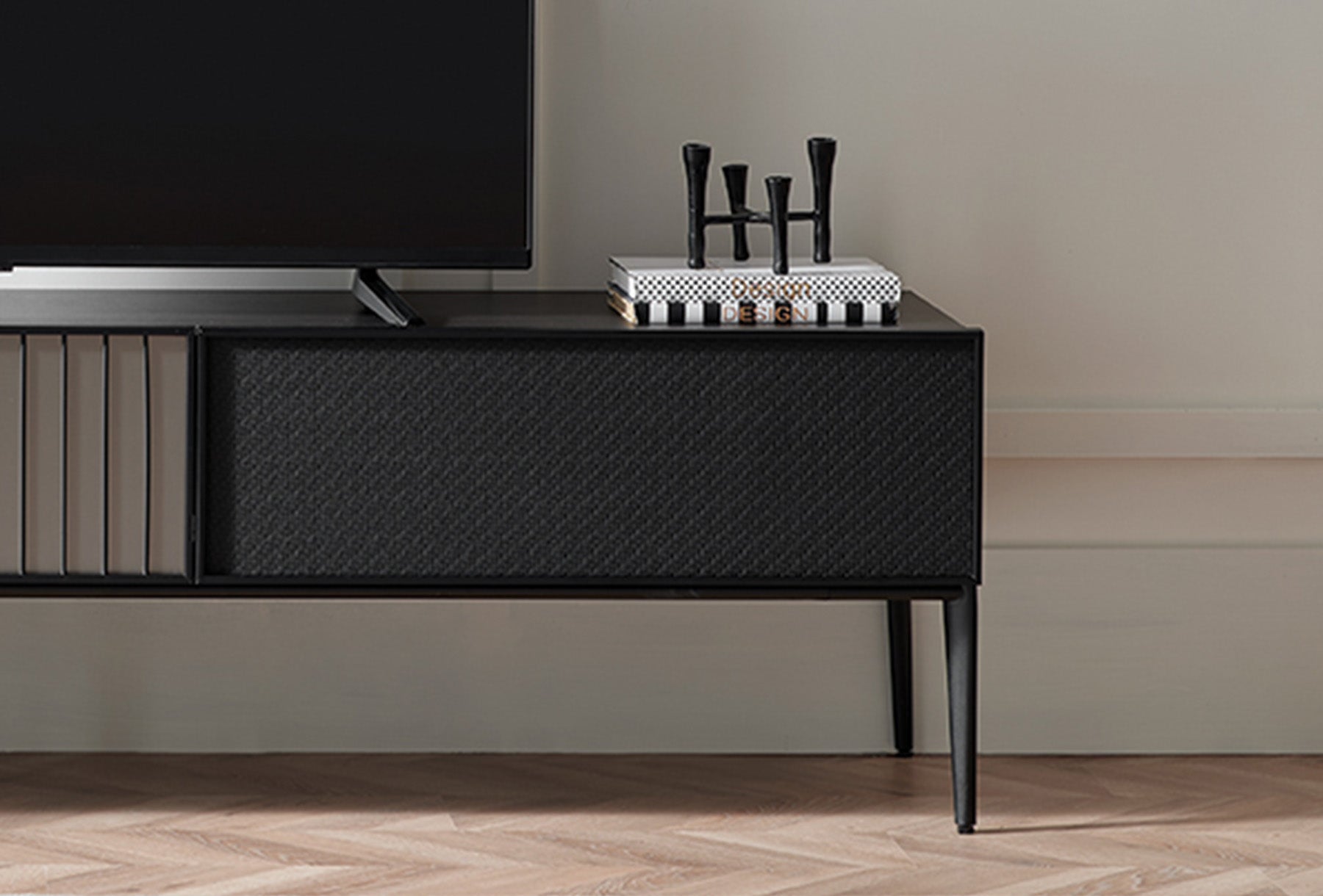 ТВ шкаф «Riga» с крачета, с размер 209х50х48см