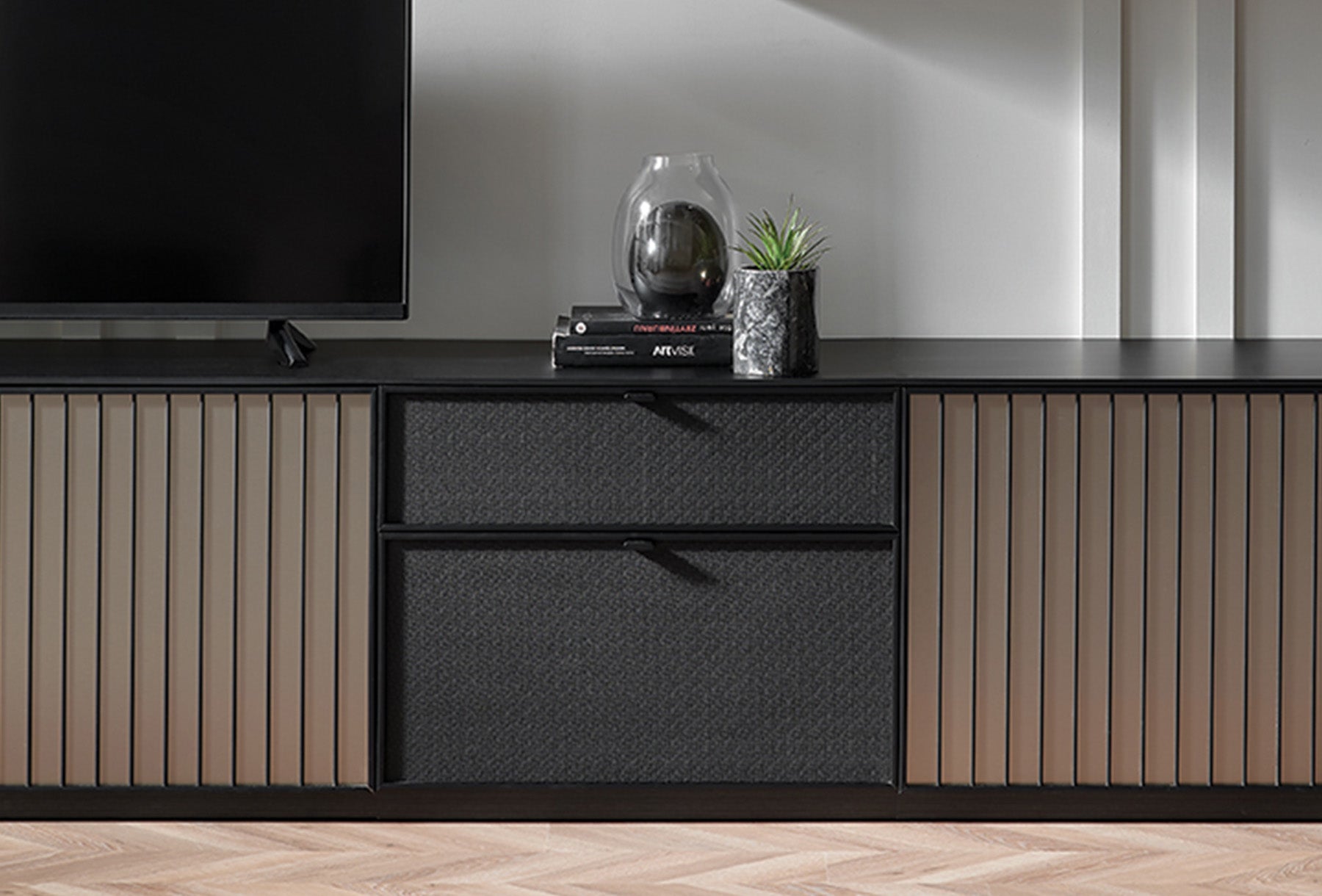 ТВ шкаф «Riga» с чекмеджета, с размер 64х55х48см