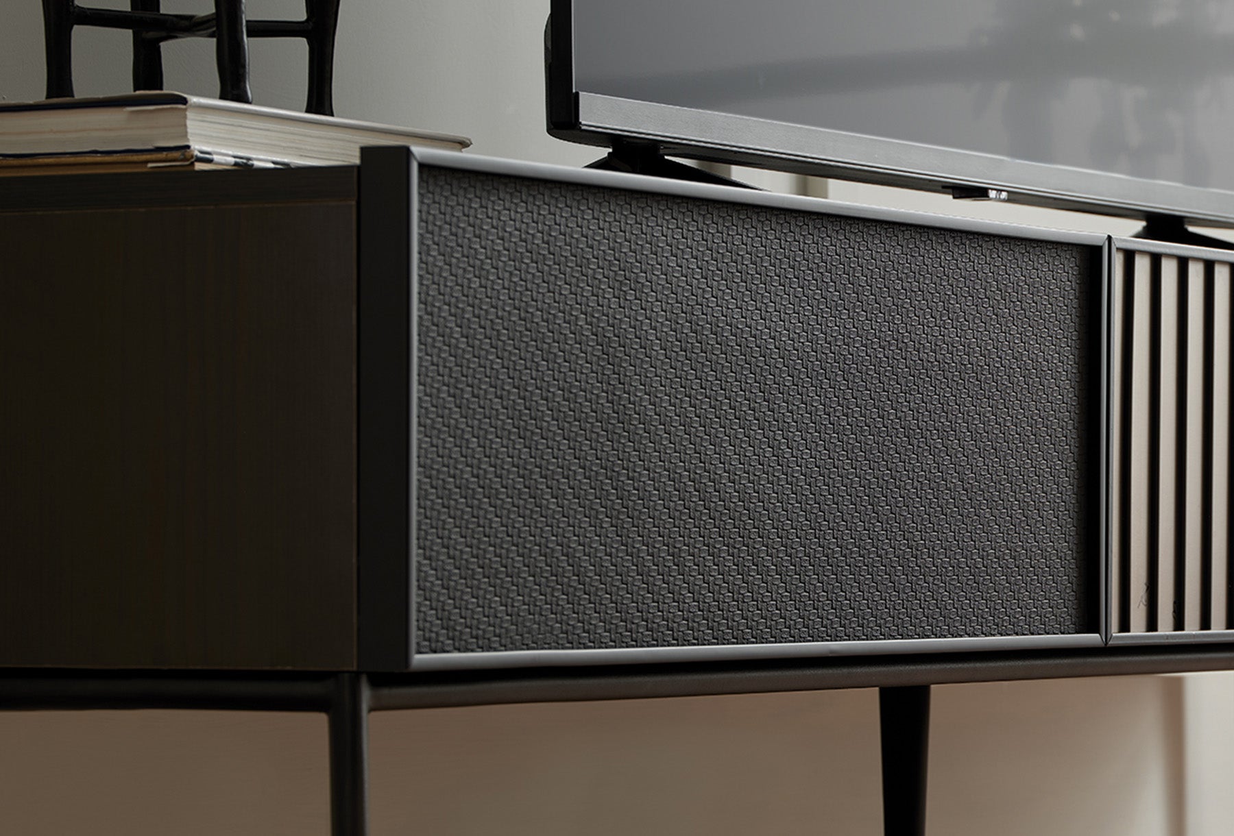 ТВ шкаф «Riga» с крачета, с размер 209х50х48см