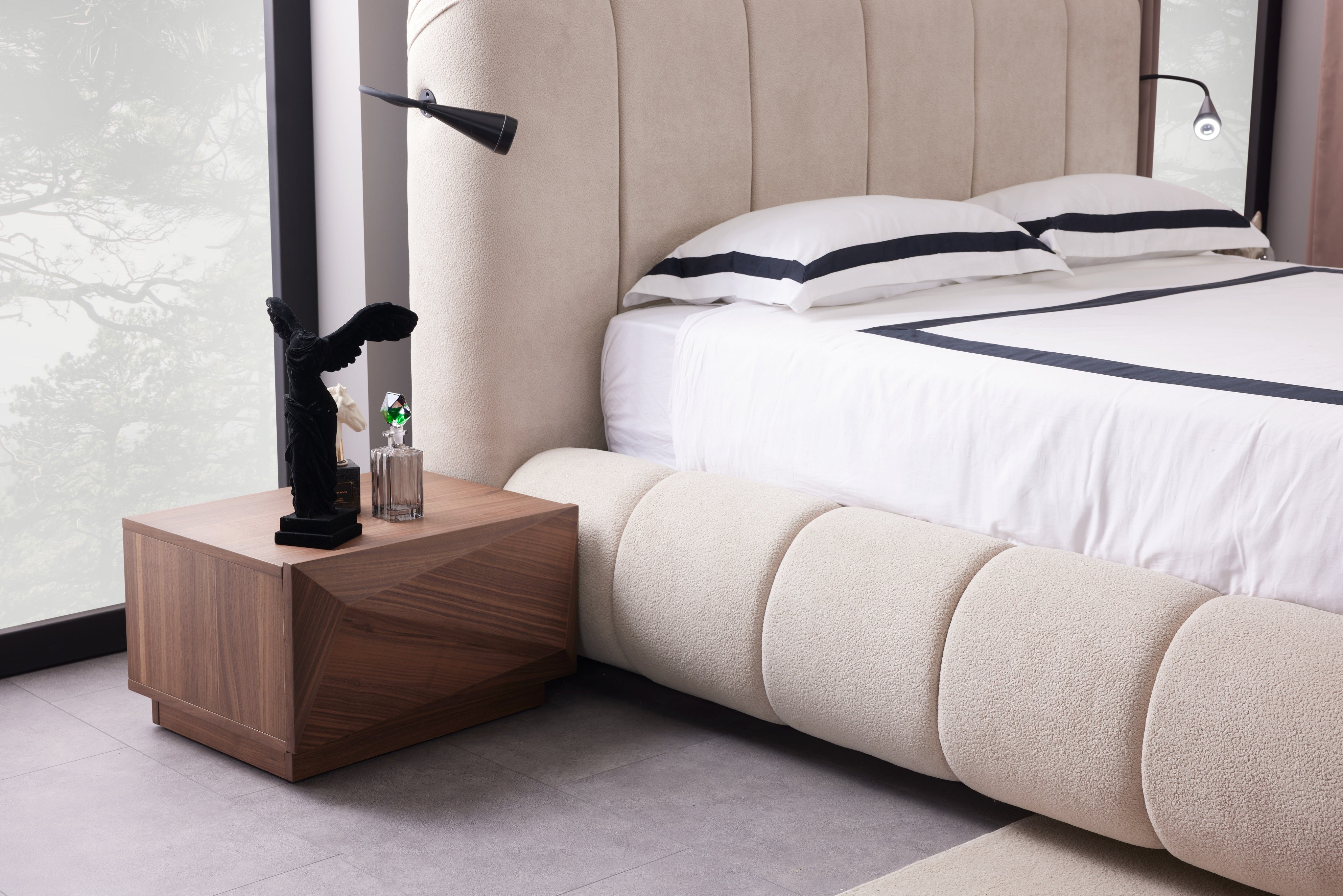 Нощно шкафче «New Carisma» + чекмедже, размер 60х36х47см