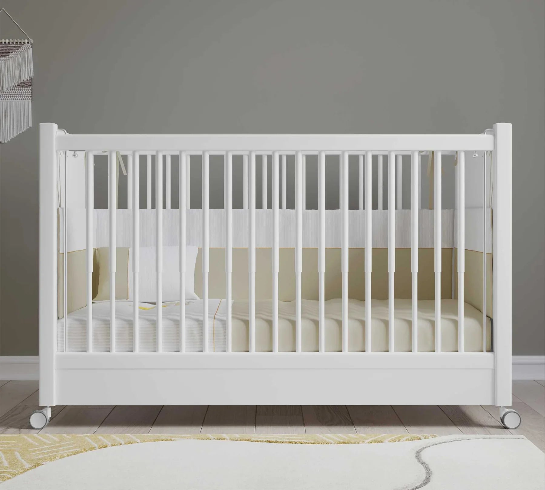 Бебешка кошара «White» с въртящи колелца и подвижна преграда, за матрак 60х120см