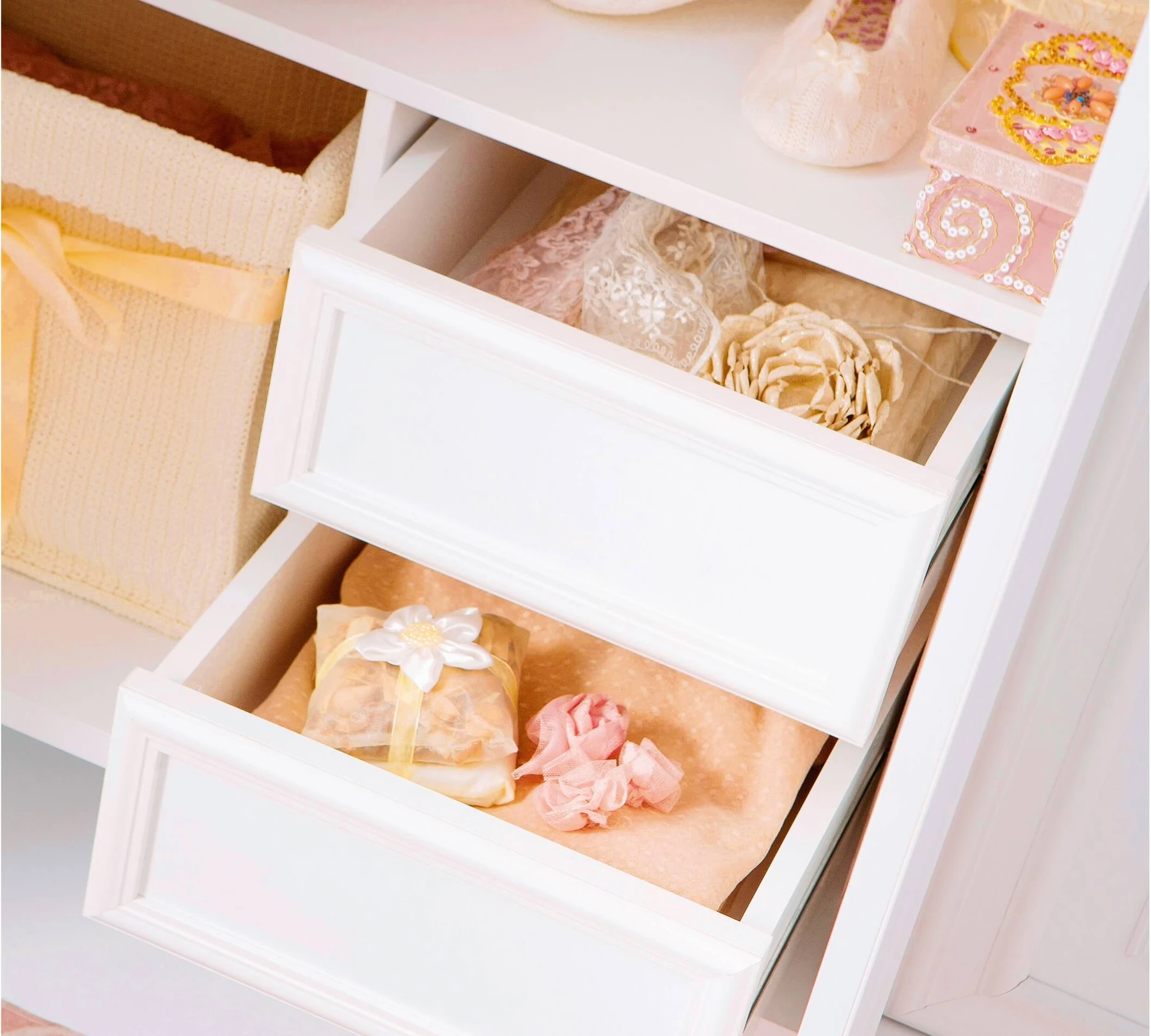 Трикрилен гардероб «Romantic» - ширина 140см