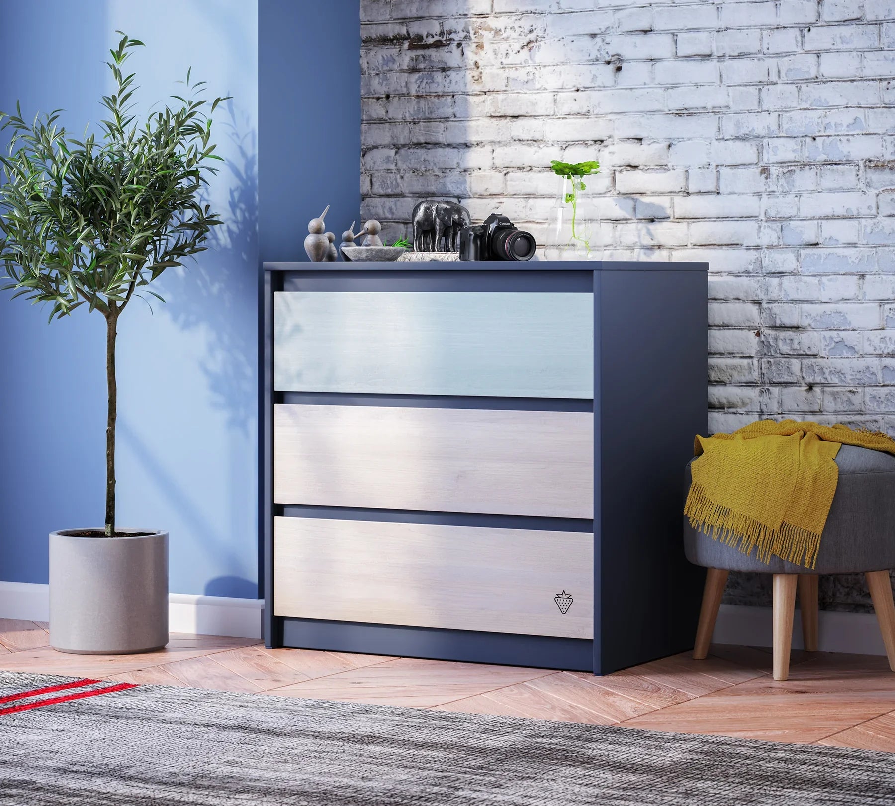 Скрин «Trio New» с три чекмеджета, размер 72х74х46см