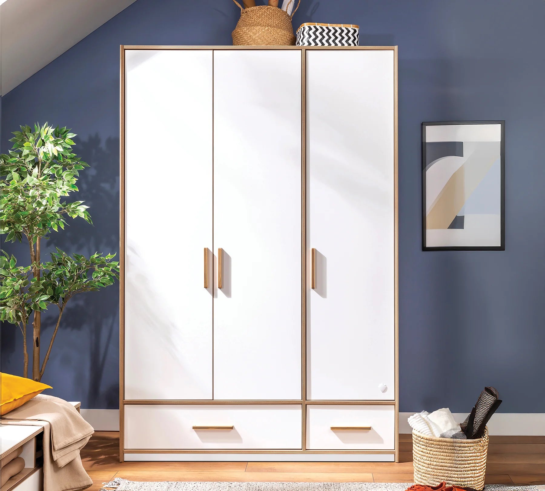 Трикрилен гардероб «Modera New» - ширина 138см