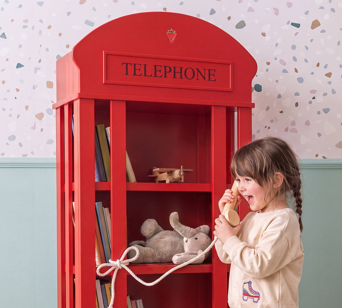 Библиотека «Telephone Box» с размер 72x168x36см