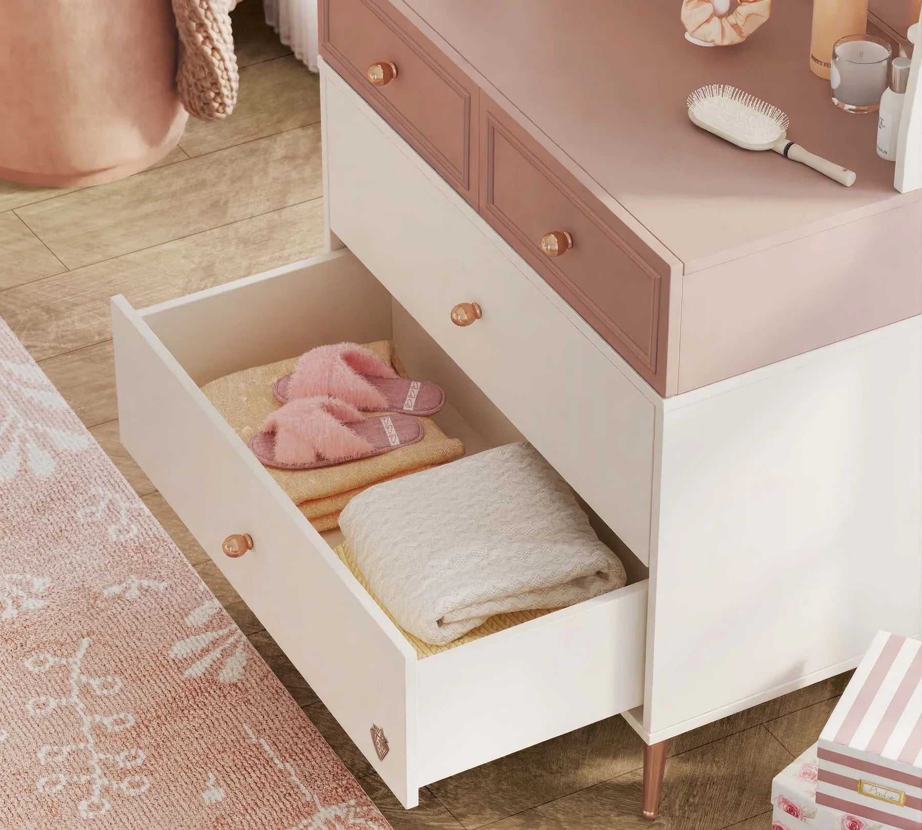 Скрин «Elegance» с четири чекмеджета, размер 80х79х44см