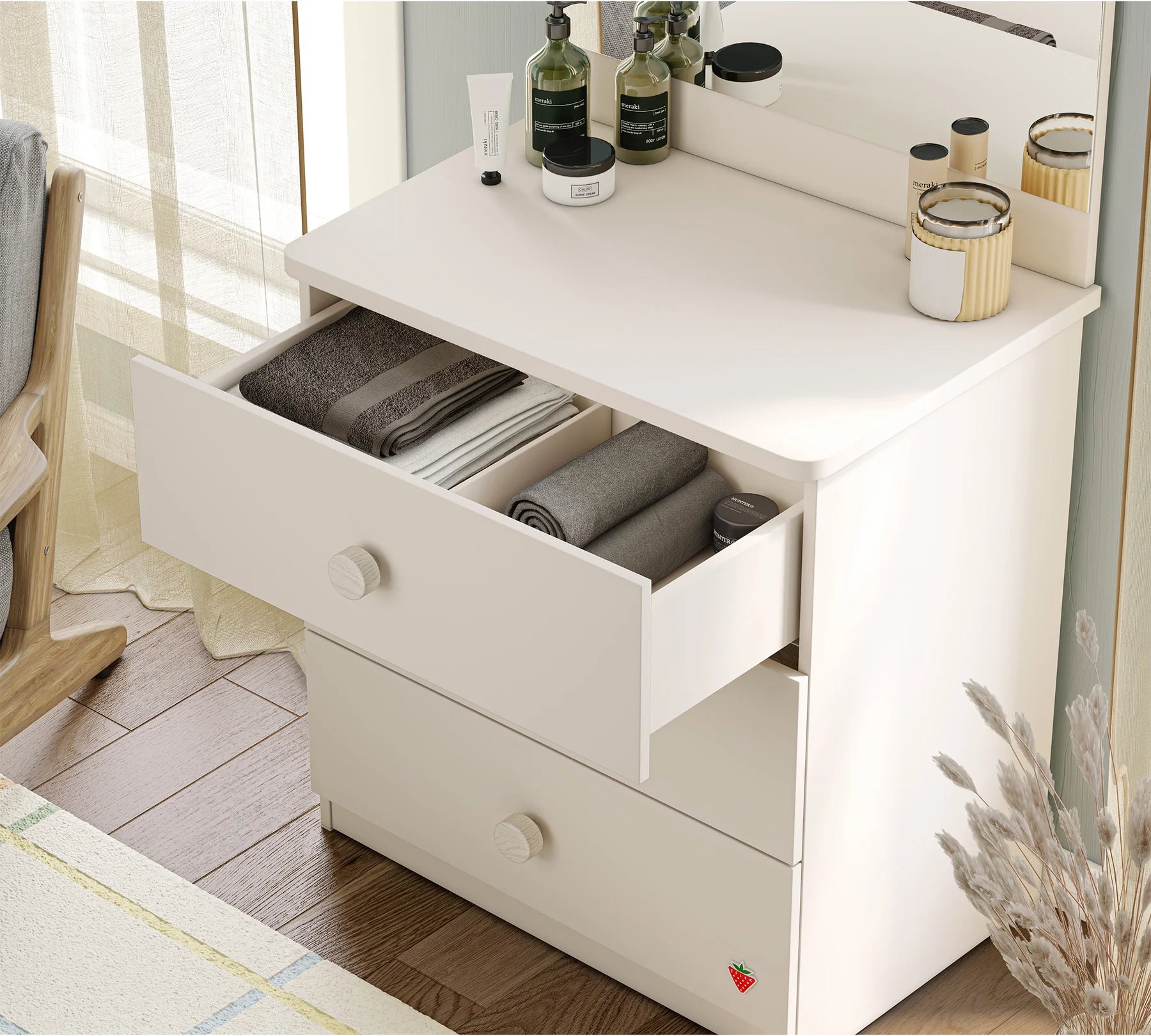 Скрин «Varia» с три чекмеджета, размер 73х75х43см