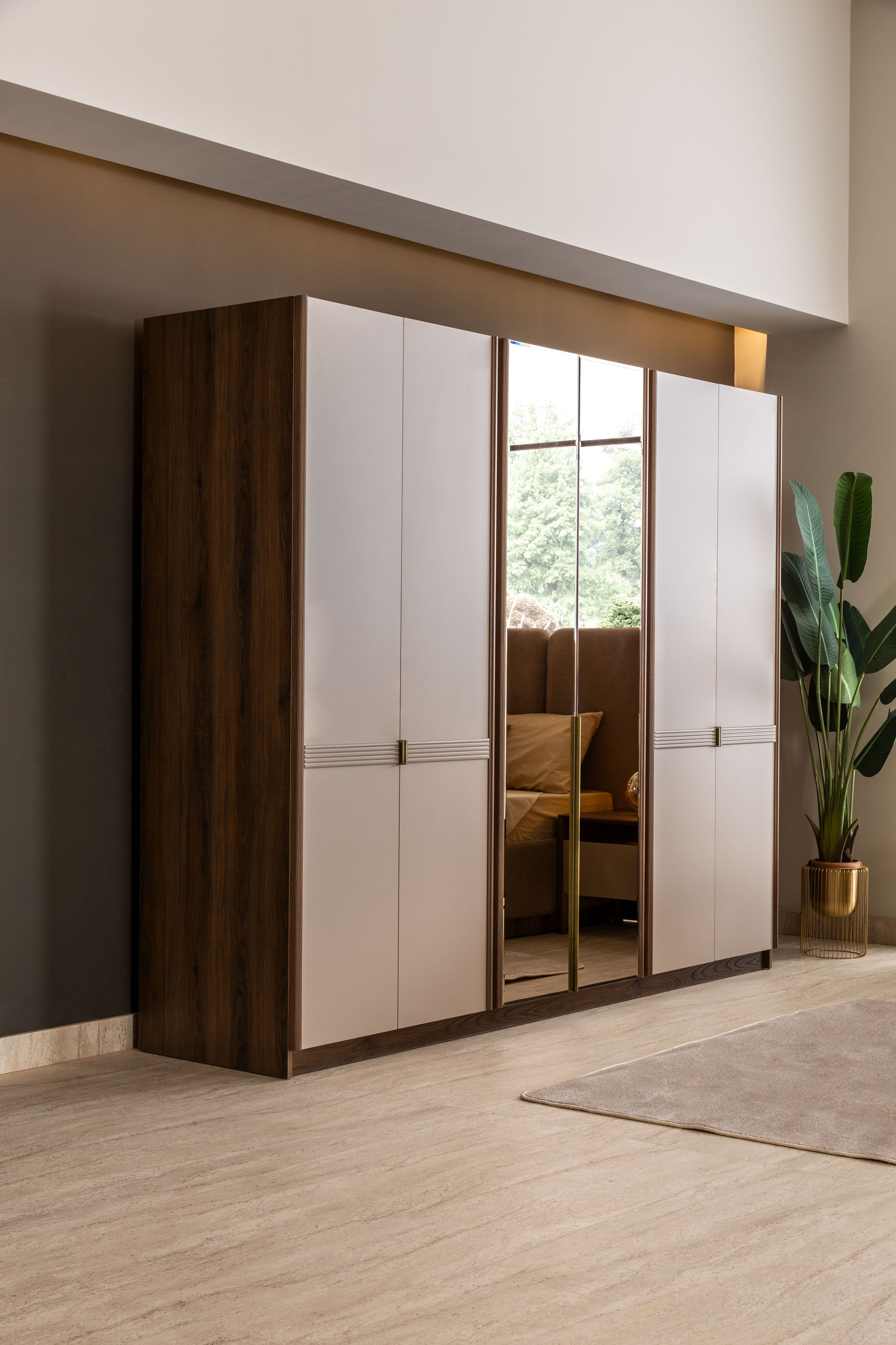 Шесткрилен гардероб «Tilsim» с огледална врата, ширина 264см