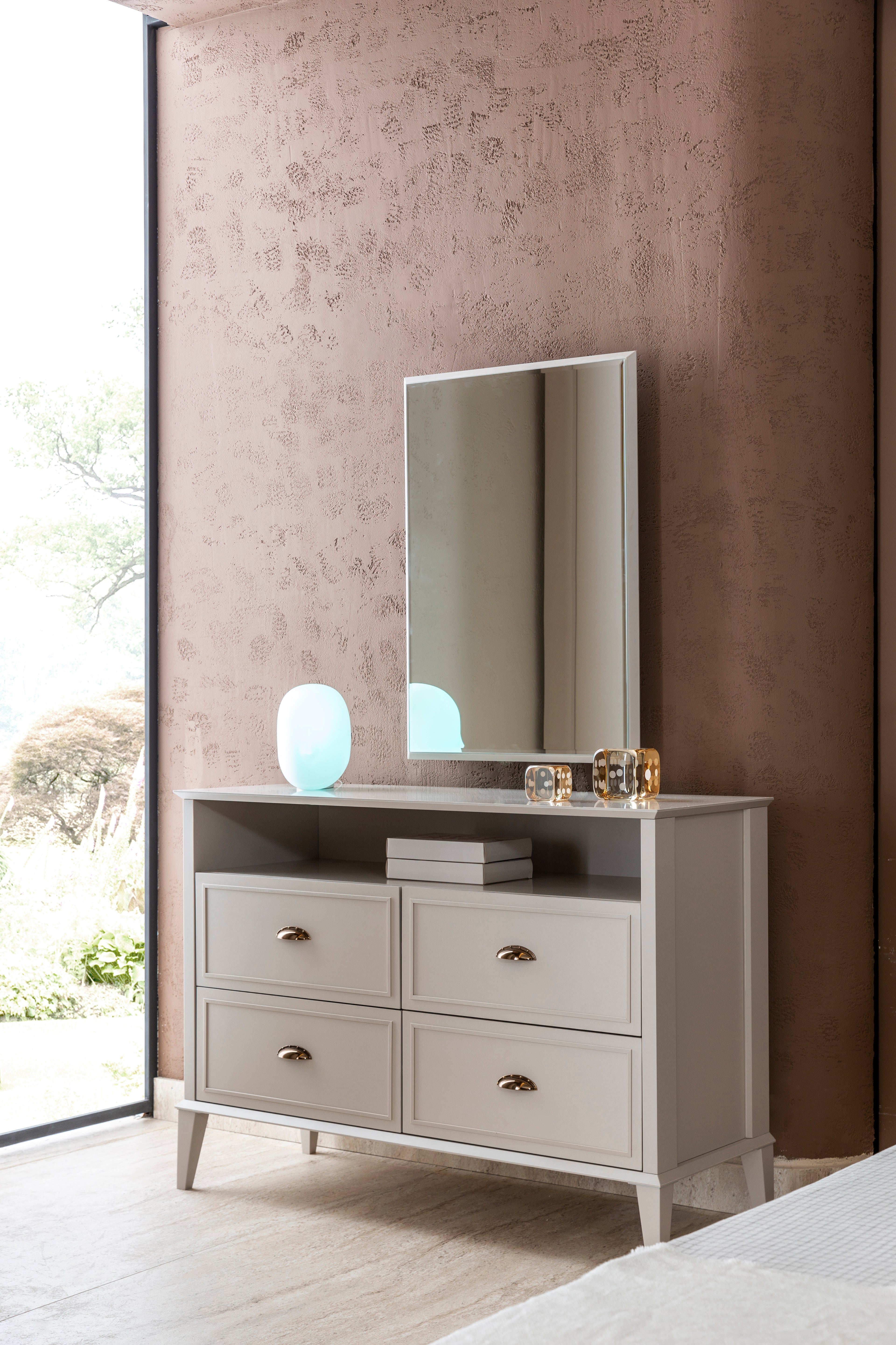 Скрин «Alacati Teen» с четири чекмеджета, размер 120х85х45см