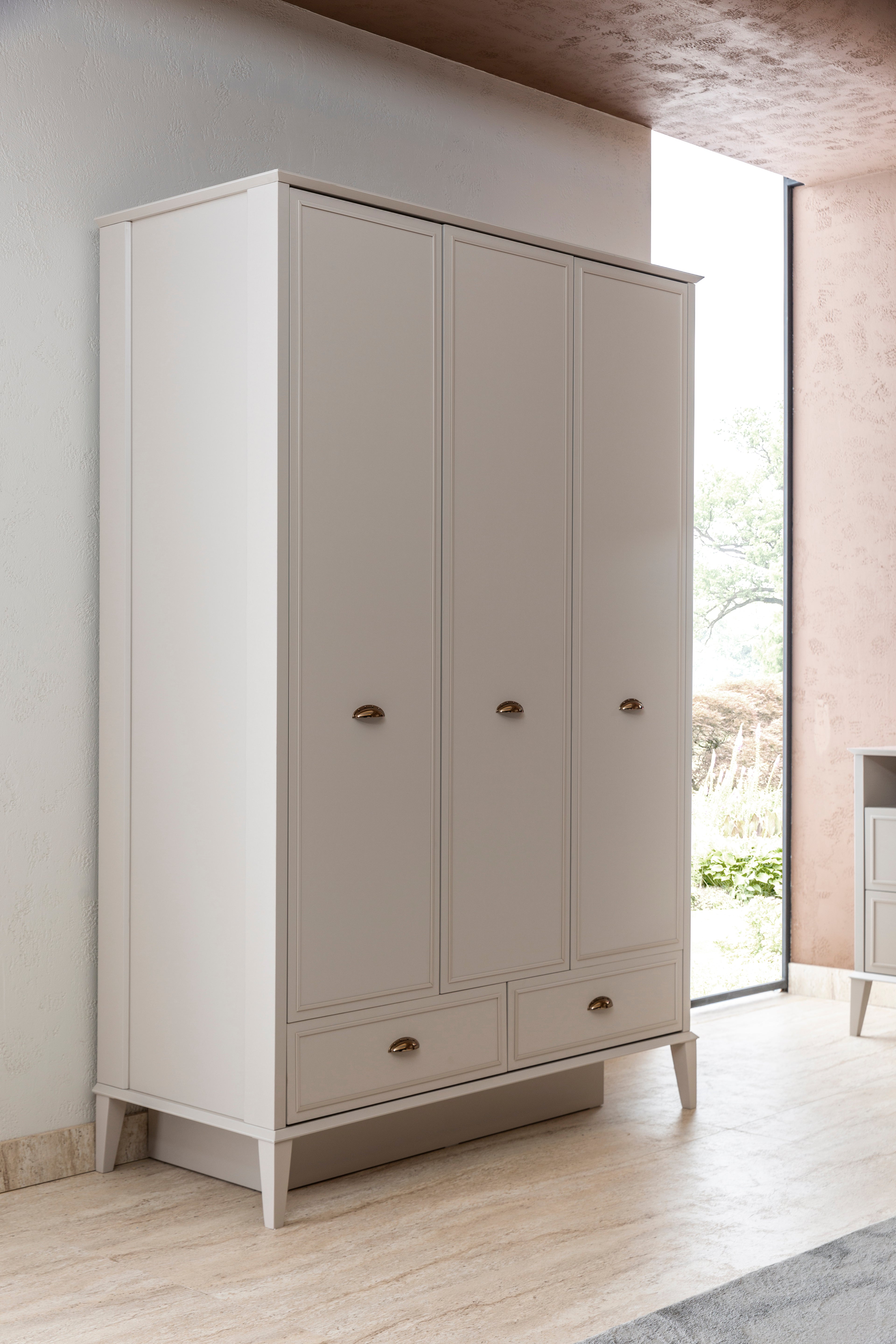 Трикрилен гардероб «Alacati» - ширина 140см