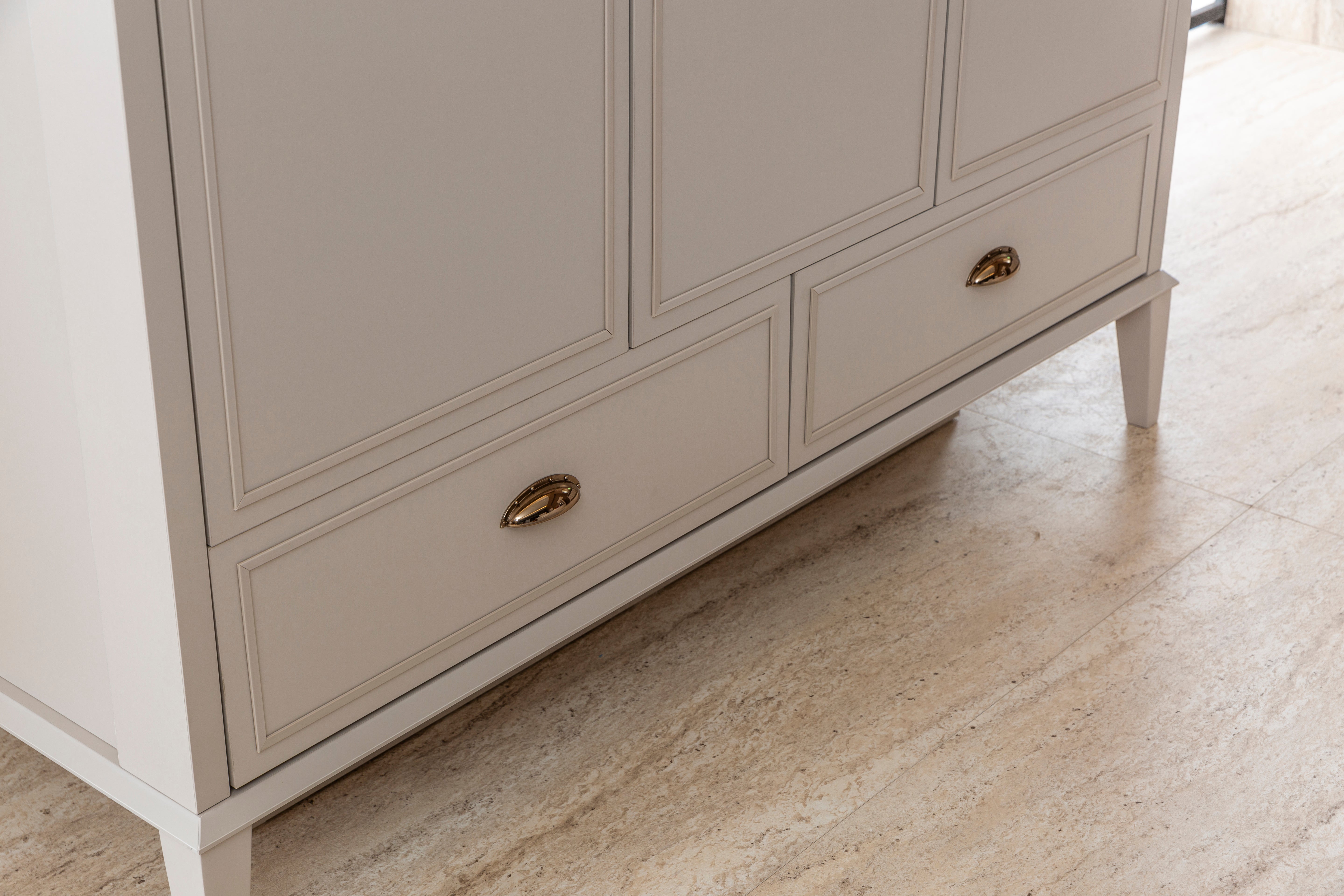 Трикрилен гардероб «Alacati» - ширина 140см