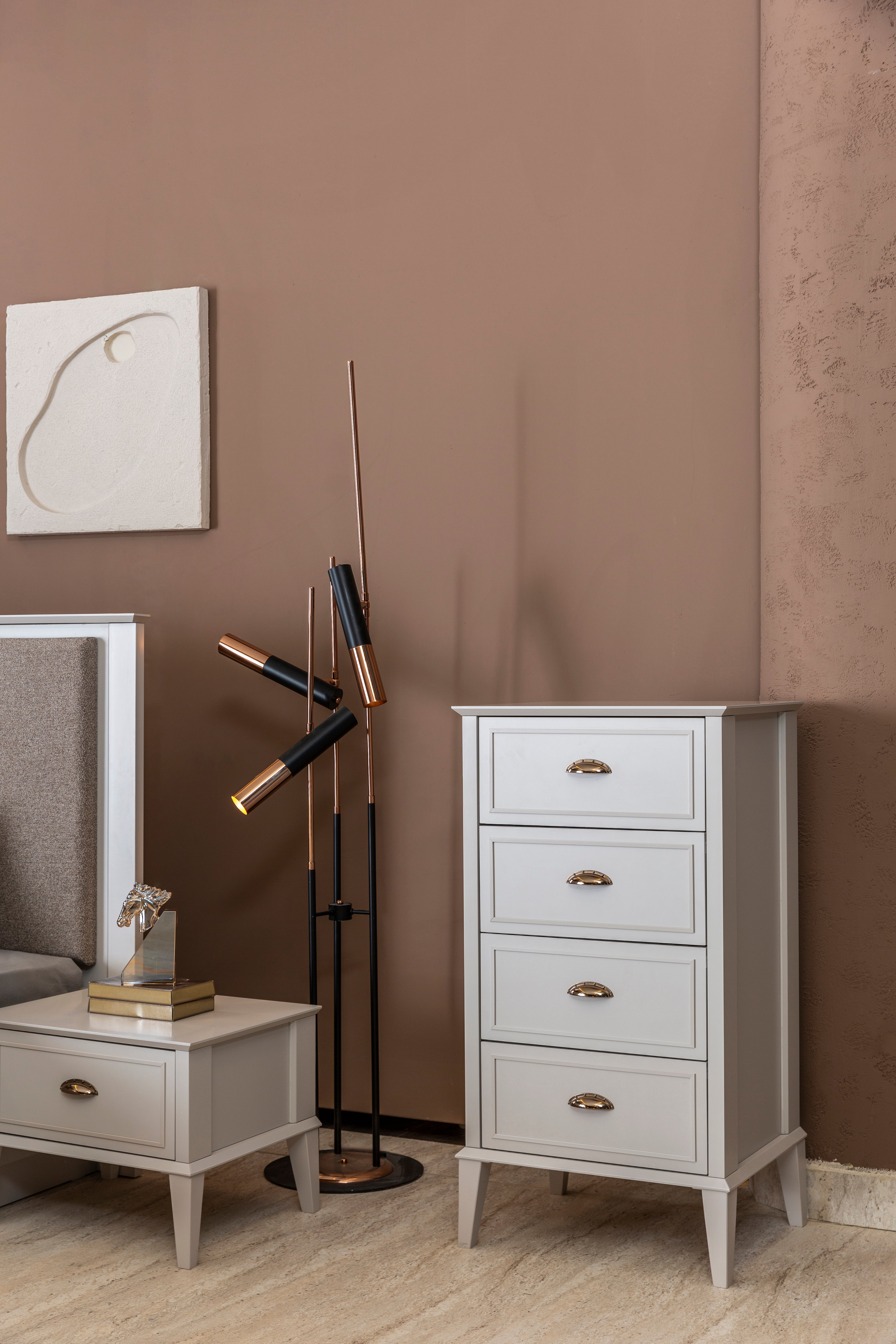 Скрин «Alacati Teen» с четири чекмеджета, размер 55х103х45см