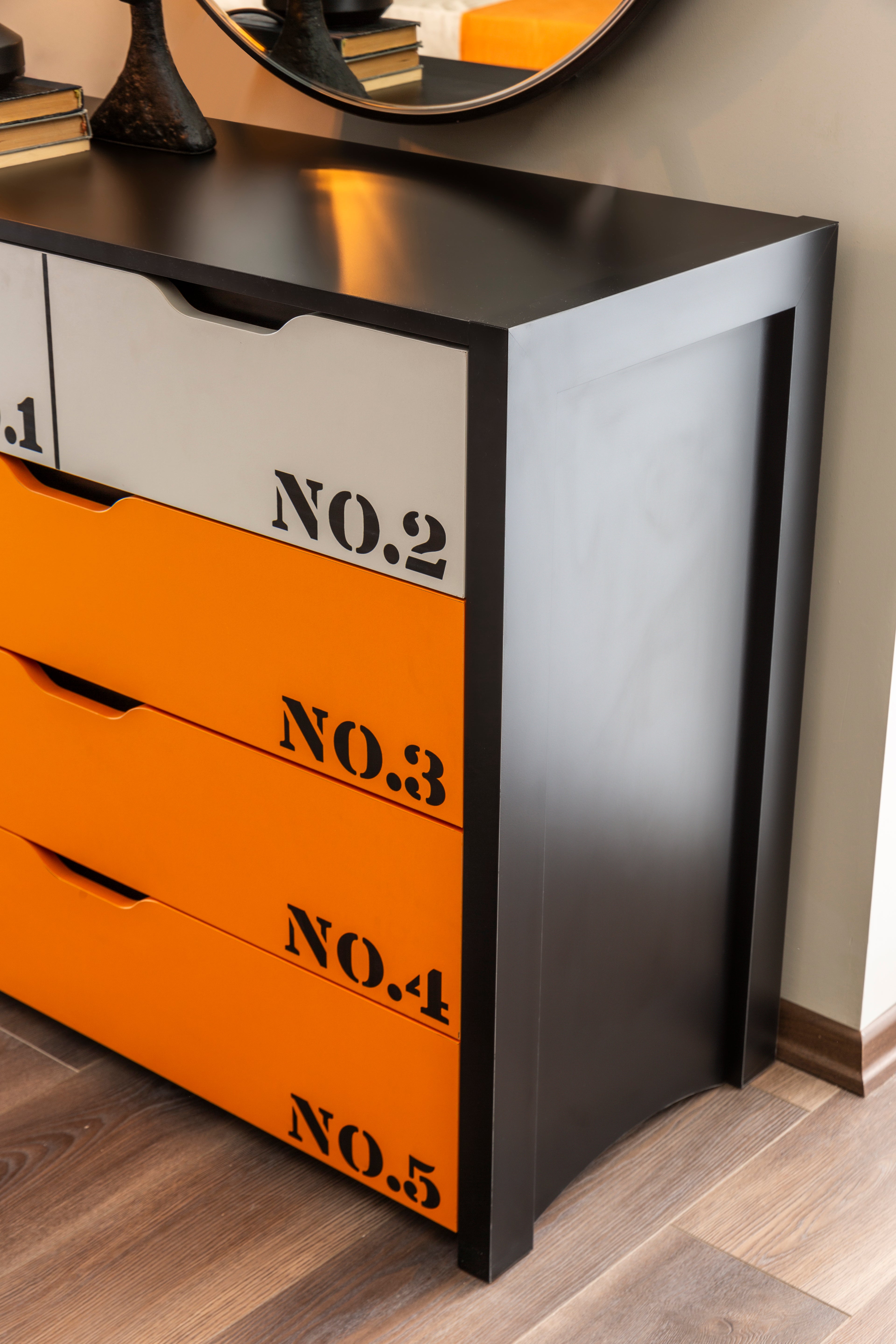 Скрин «Belen Teen» с пет чекмеджета, размер 100х84х45см