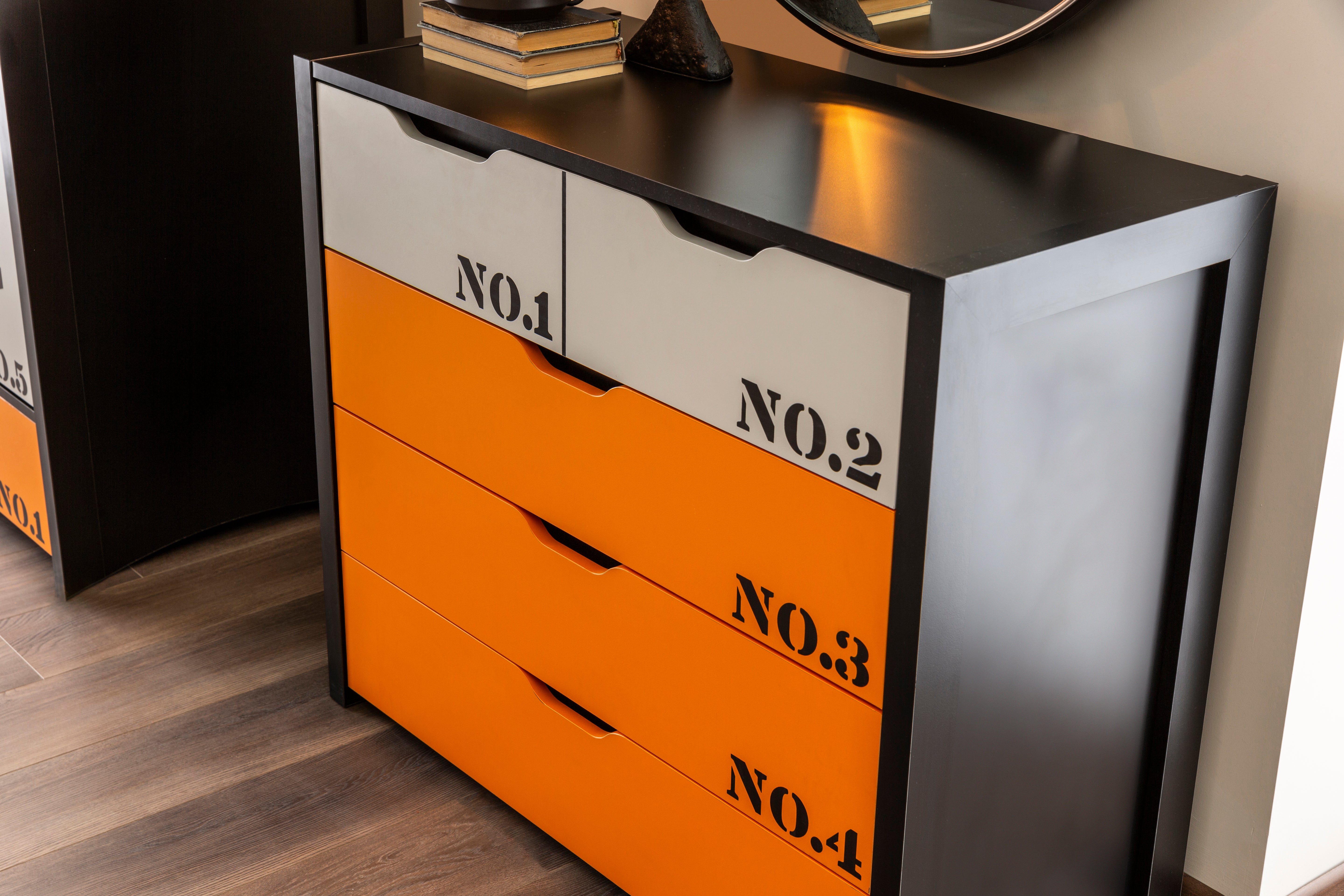 Скрин «Belen Teen» с пет чекмеджета, размер 100х84х45см