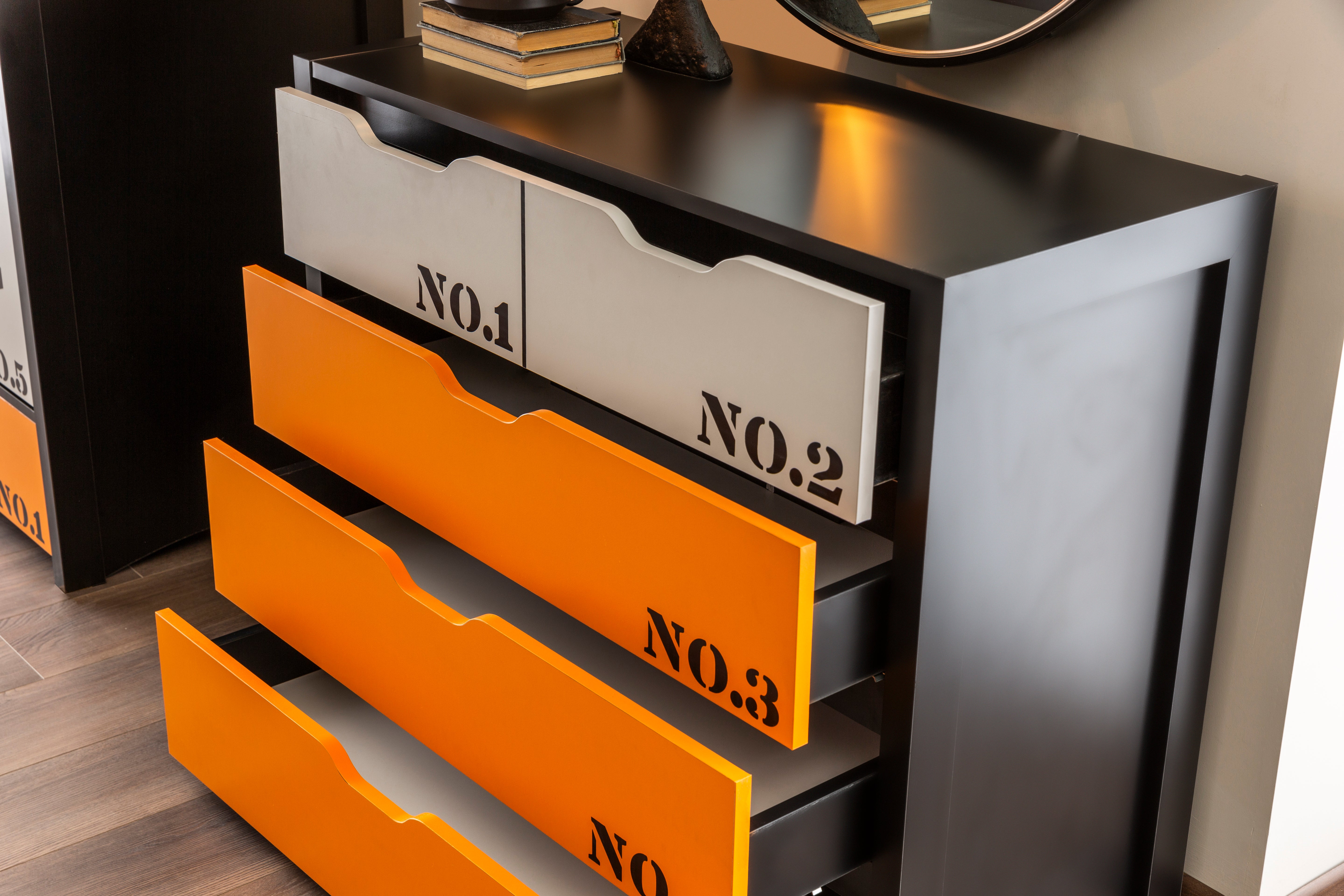 Скрин «Belen Teen» с пет чекмеджета, размер 100х84х45см