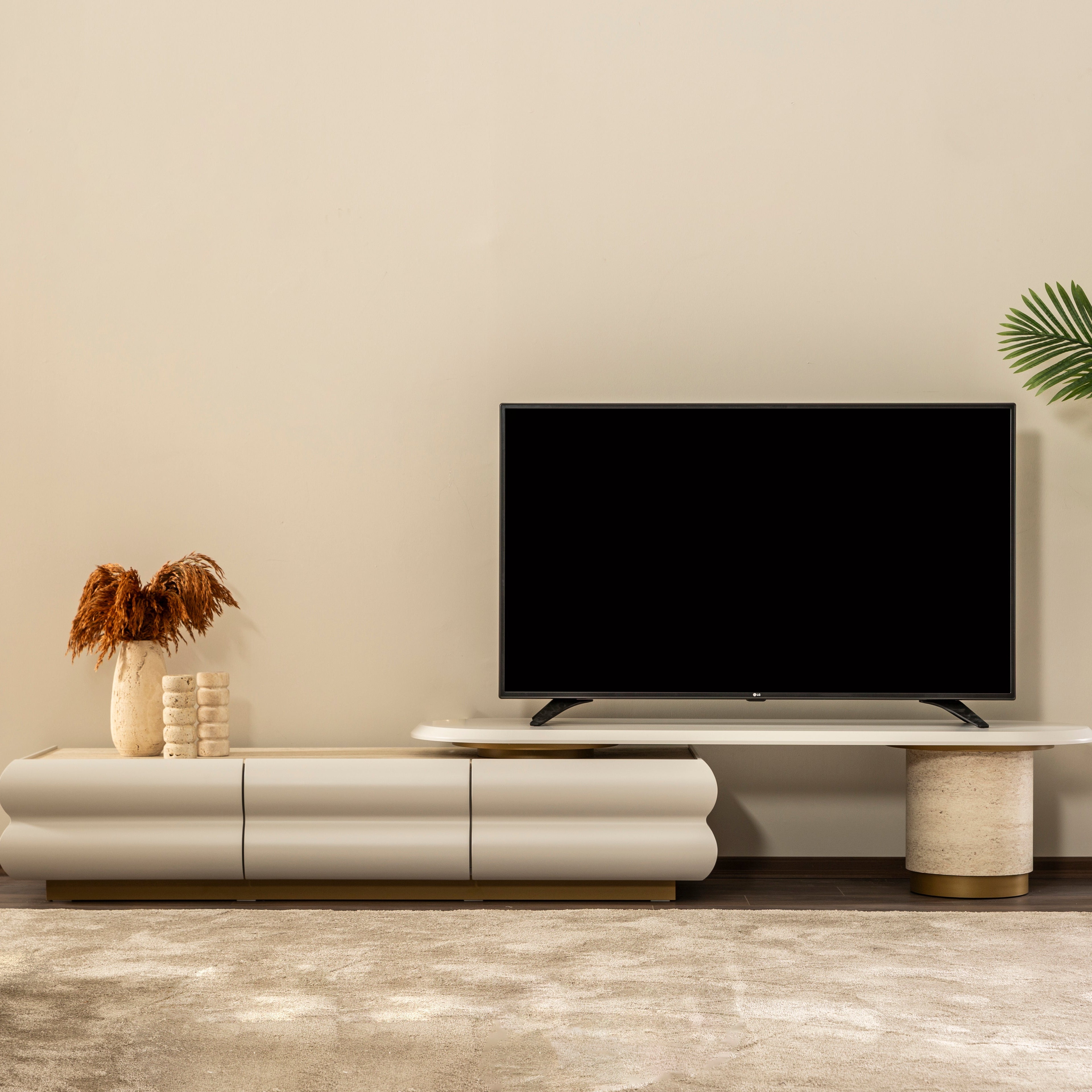 TV секция Milas