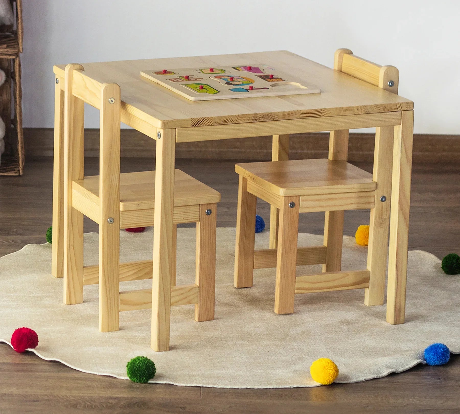 Комплект маса със столове