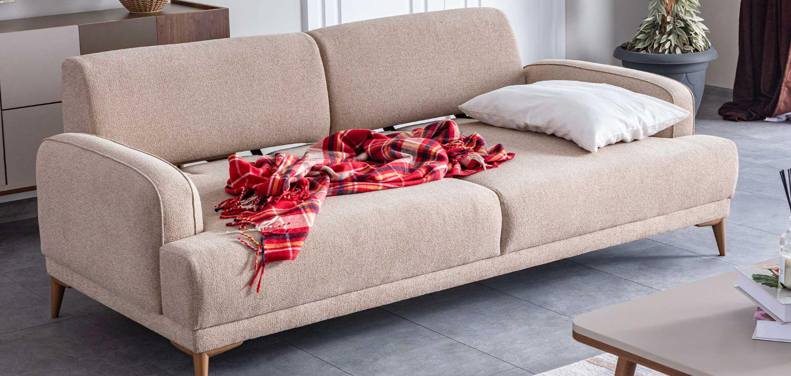 Триместен разтегателен диван «Pastel» + 2 декоративни възглавници, ширина 220см