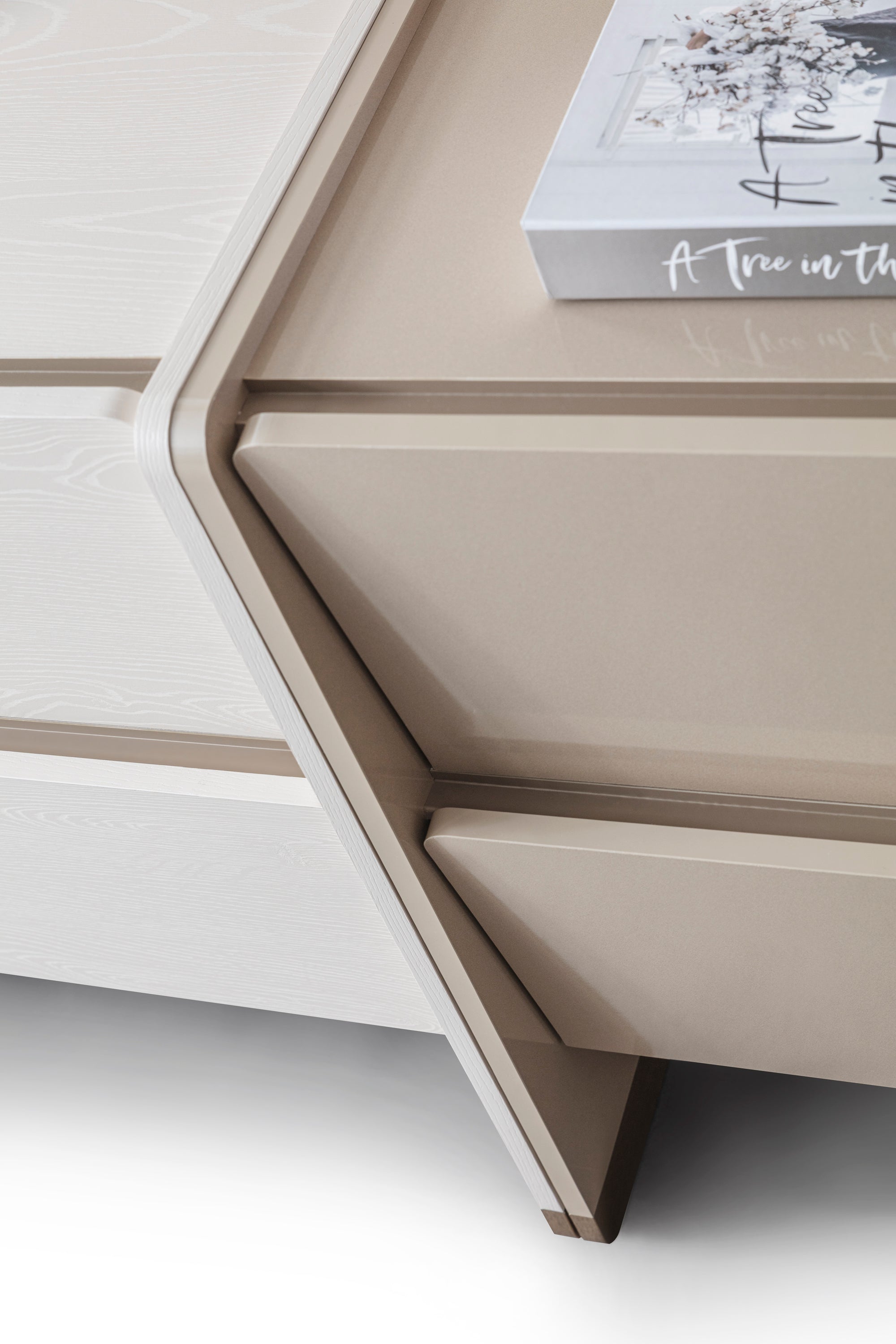 Бюфет «Japandi» с две чекмеджета, размер 55х81х47см