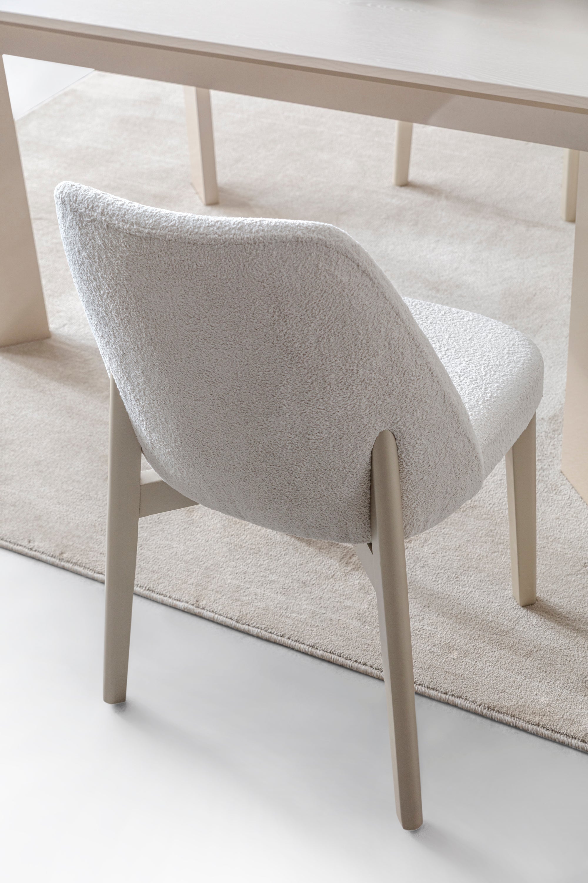 Трапезен стол «Japandi» с тапицерия