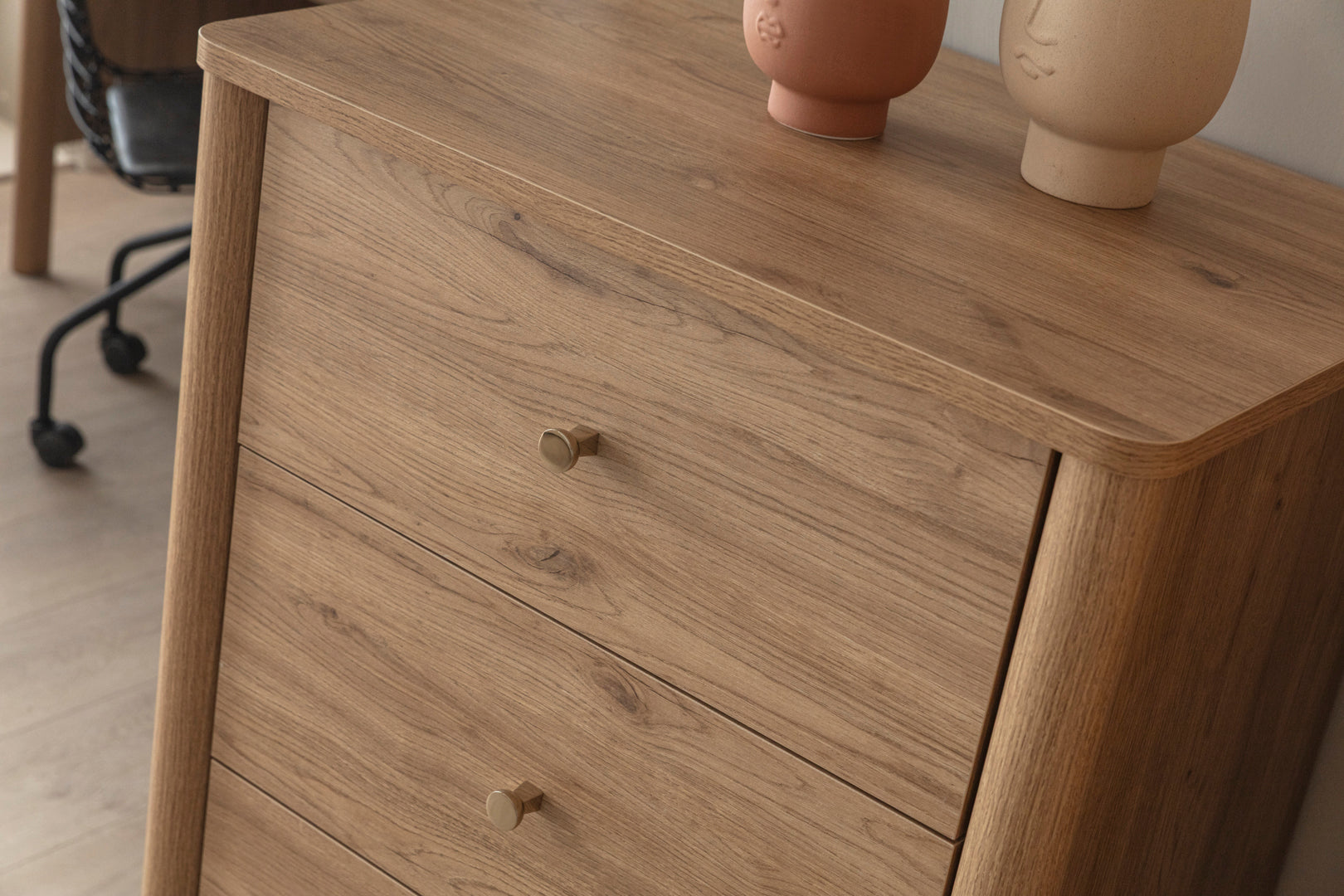 Скрин «Mona Teen» с четири чекмеджета, размер 63х108х45см