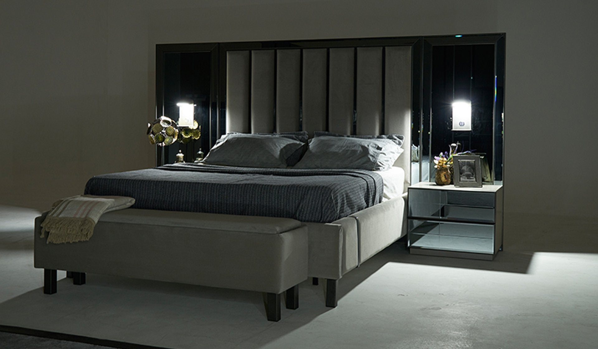 Тапицирано легло «Oylat» с осветление