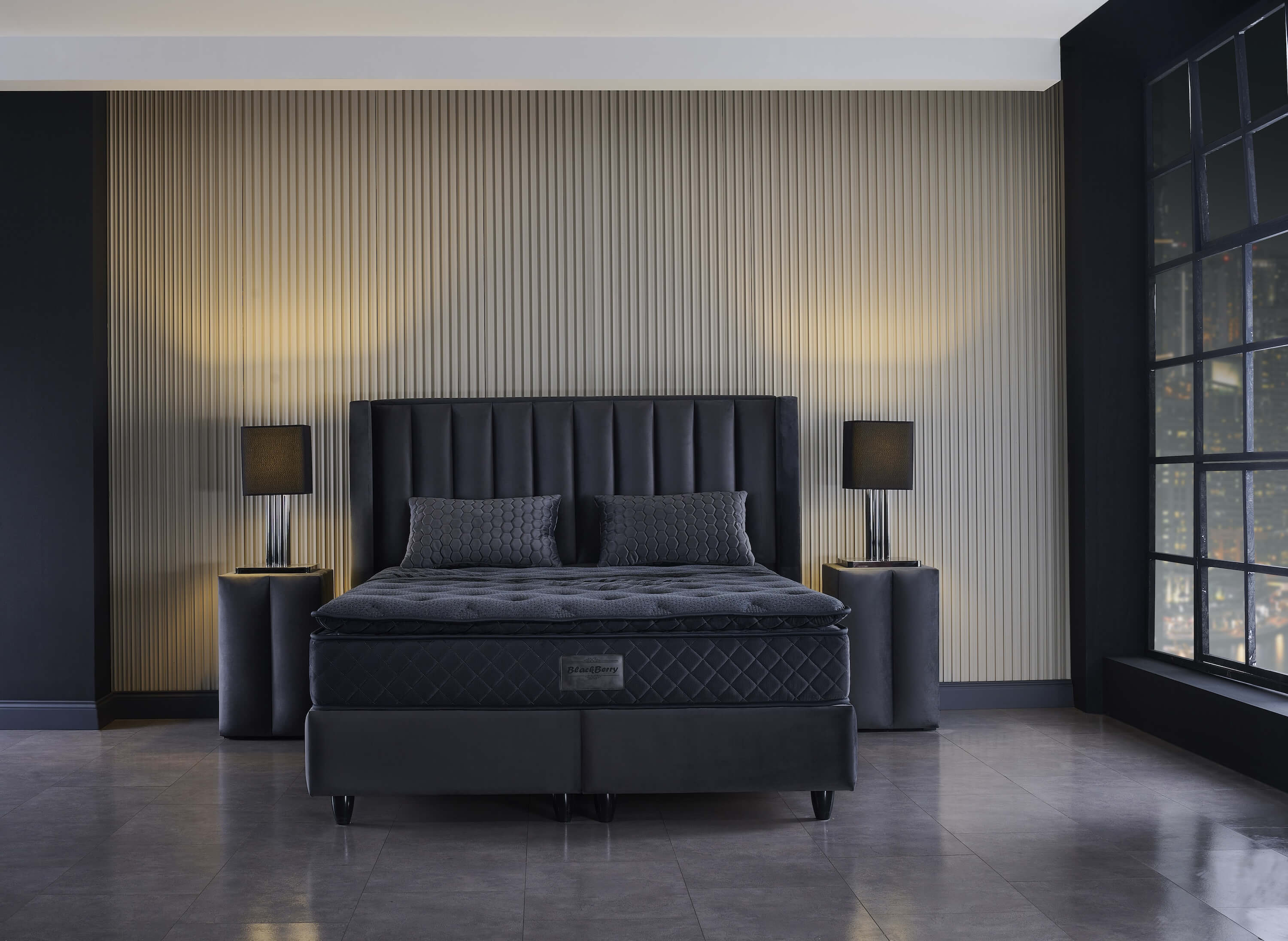 Тапицирано легло «Blackberry» + Матрак и табла - с място за съхранение, повдигащ механизъм, система за безшумно затваряне