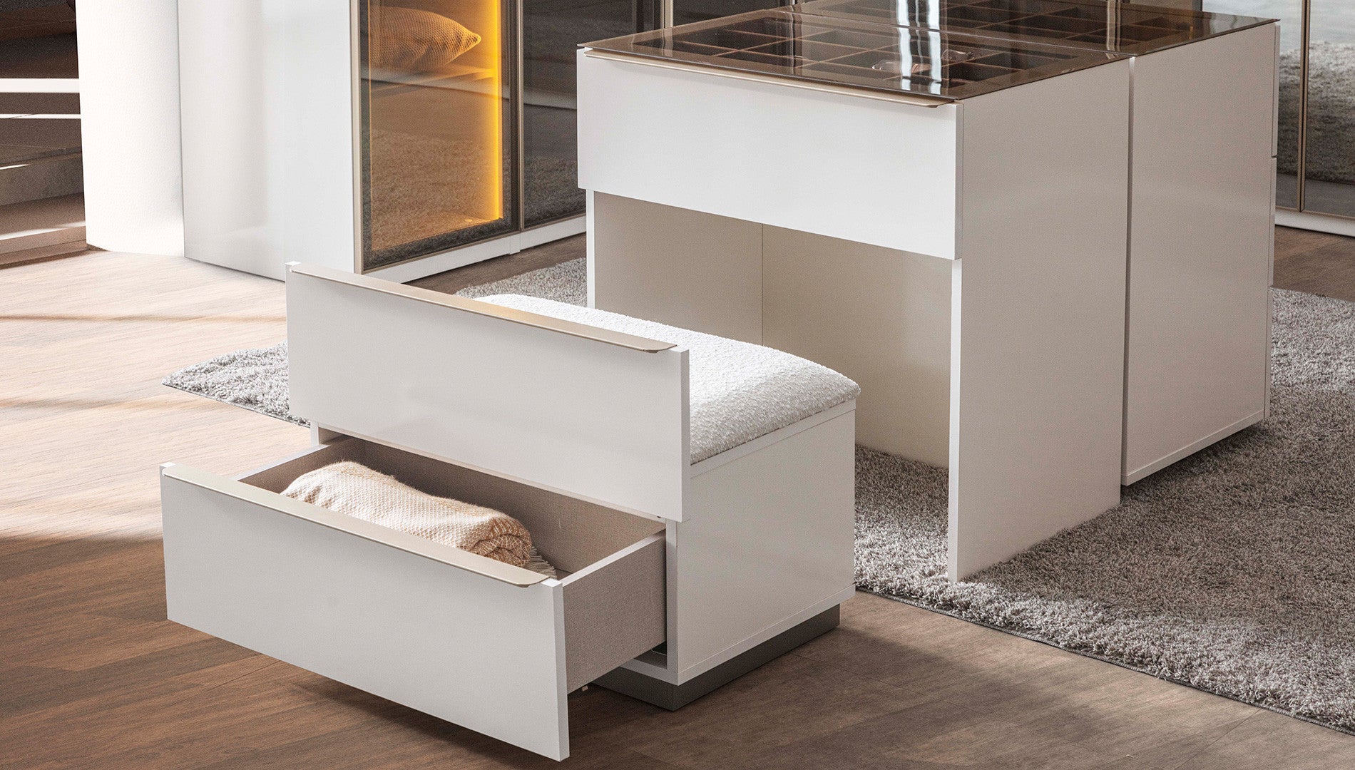 Тоалетка «Noble» + пейка с табуретка, с органайзери, размер 78х78х50см