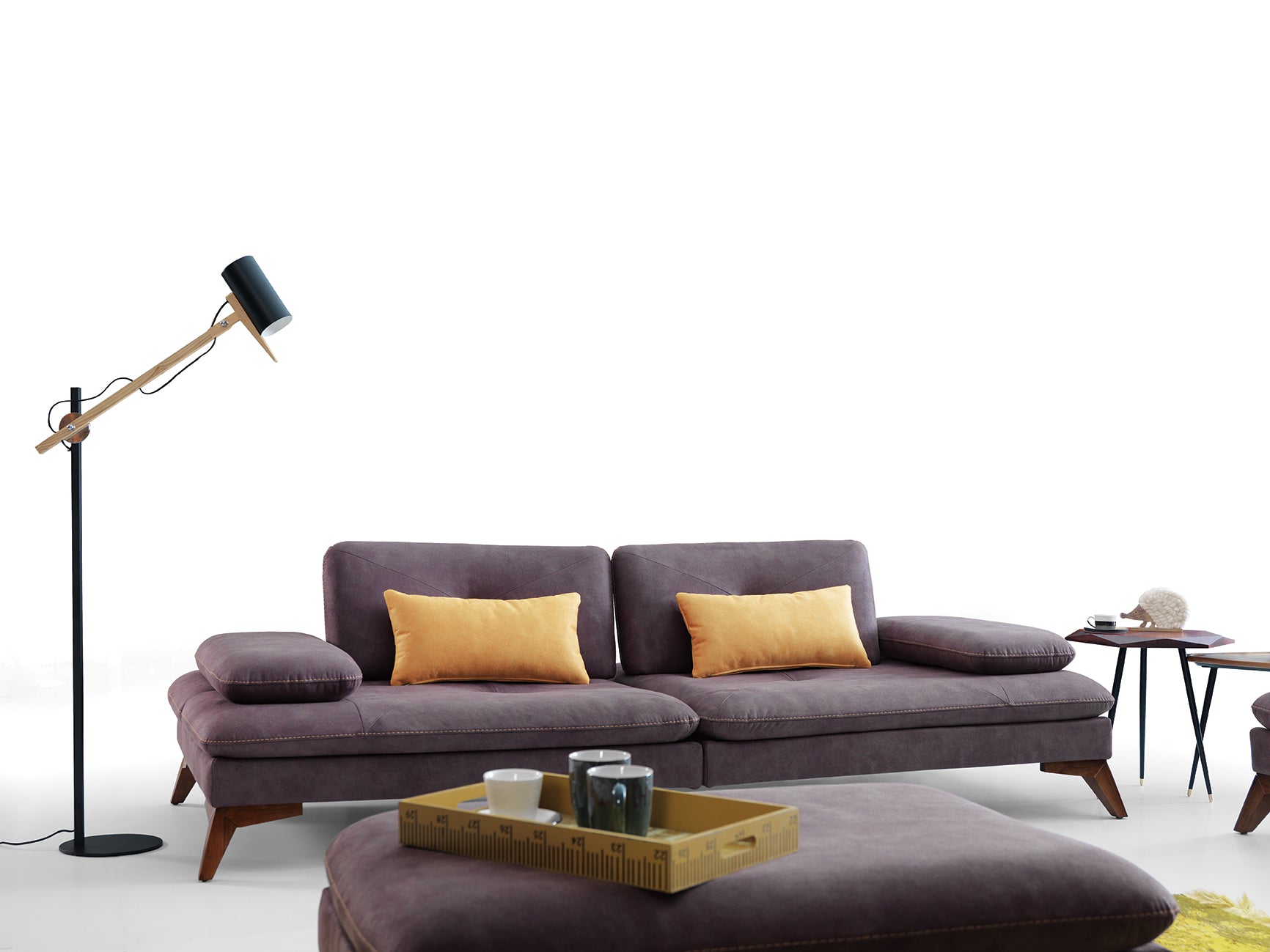 Триместен разтегателен диван «Quatro» + 2 декоративни възглавници, подвижни подлакътници, ширина 265см