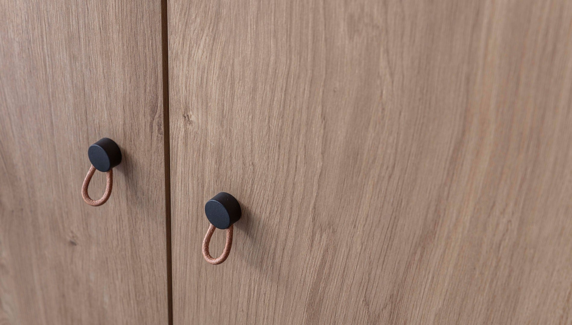 Модулен гардероб «Plus» - 4 модула, огледална и ПДЧ врати