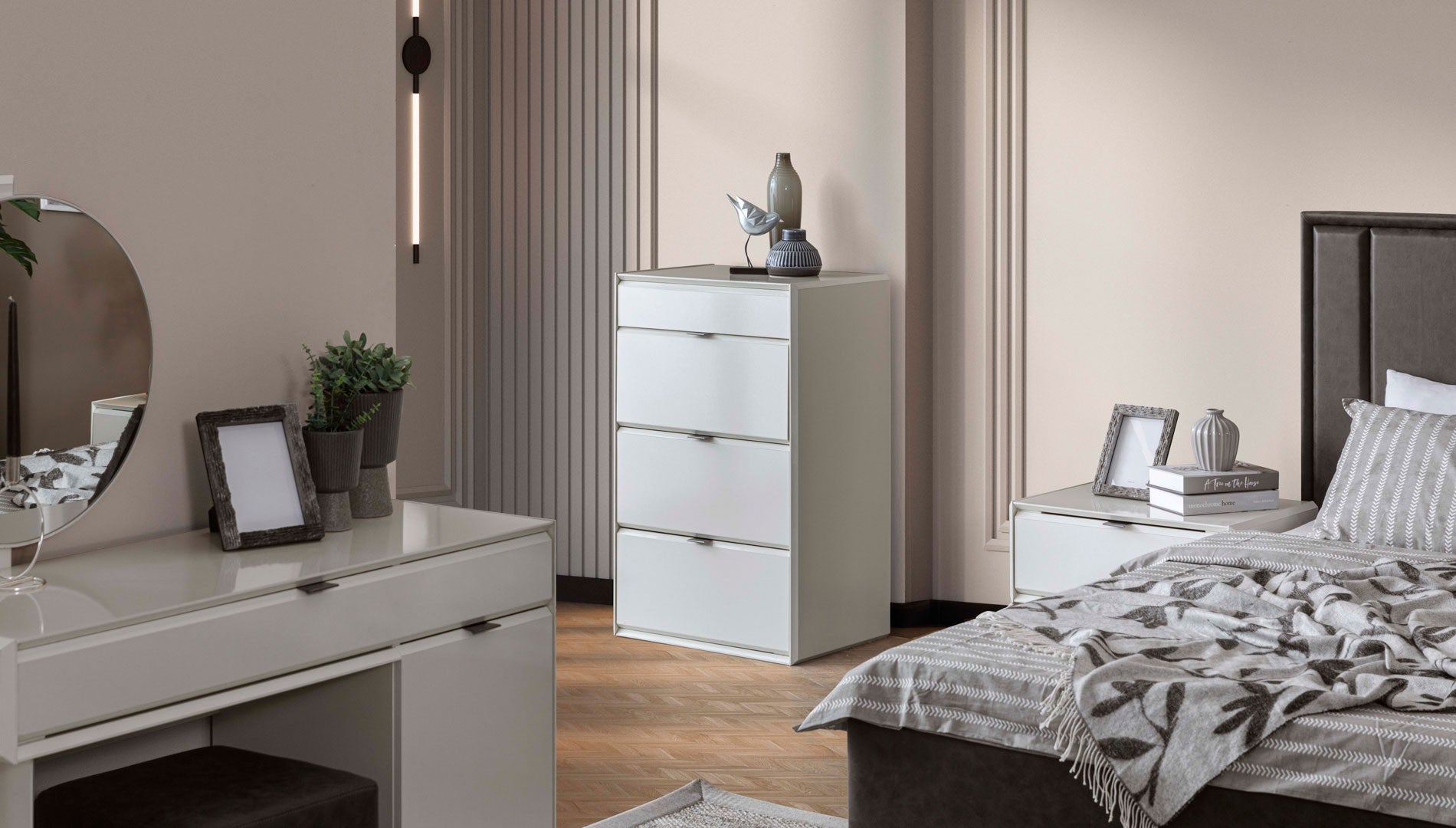 Скрин «Sirius» с четири чекмеджета, размер 45х100х45см