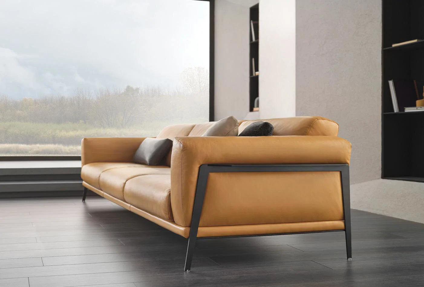 Четириместен диван «Emoticon» + три декоративни възглавници, от естествена кожа, ширина 293см