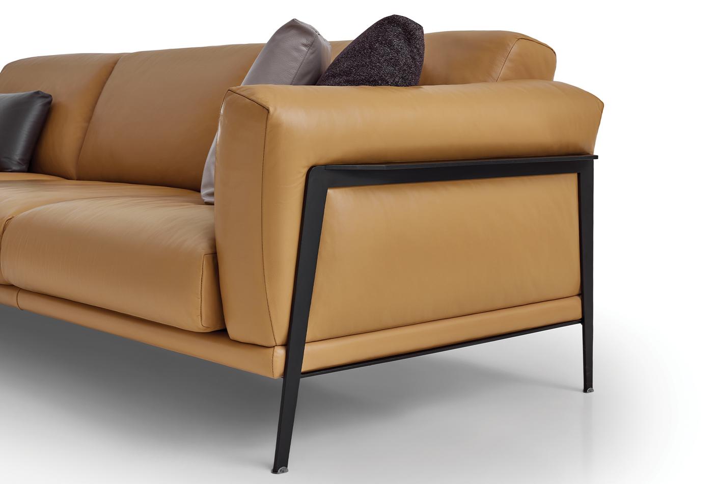 Четириместен диван «Emoticon» + три декоративни възглавници, от естествена кожа, ширина 293см