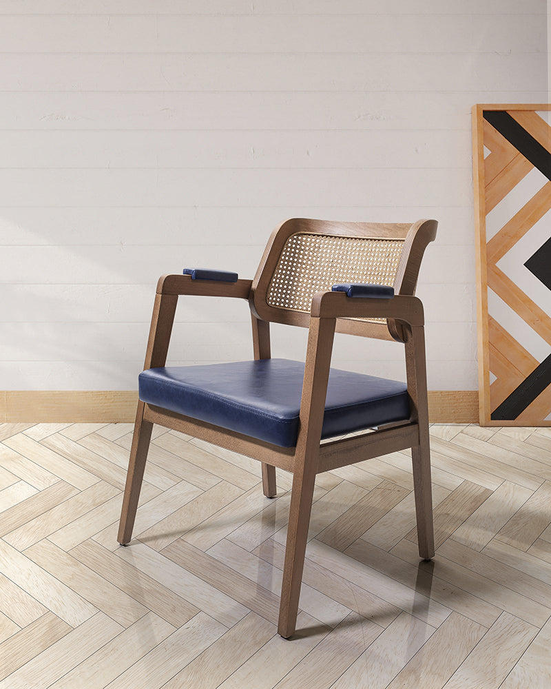 Трапезен стол Caren