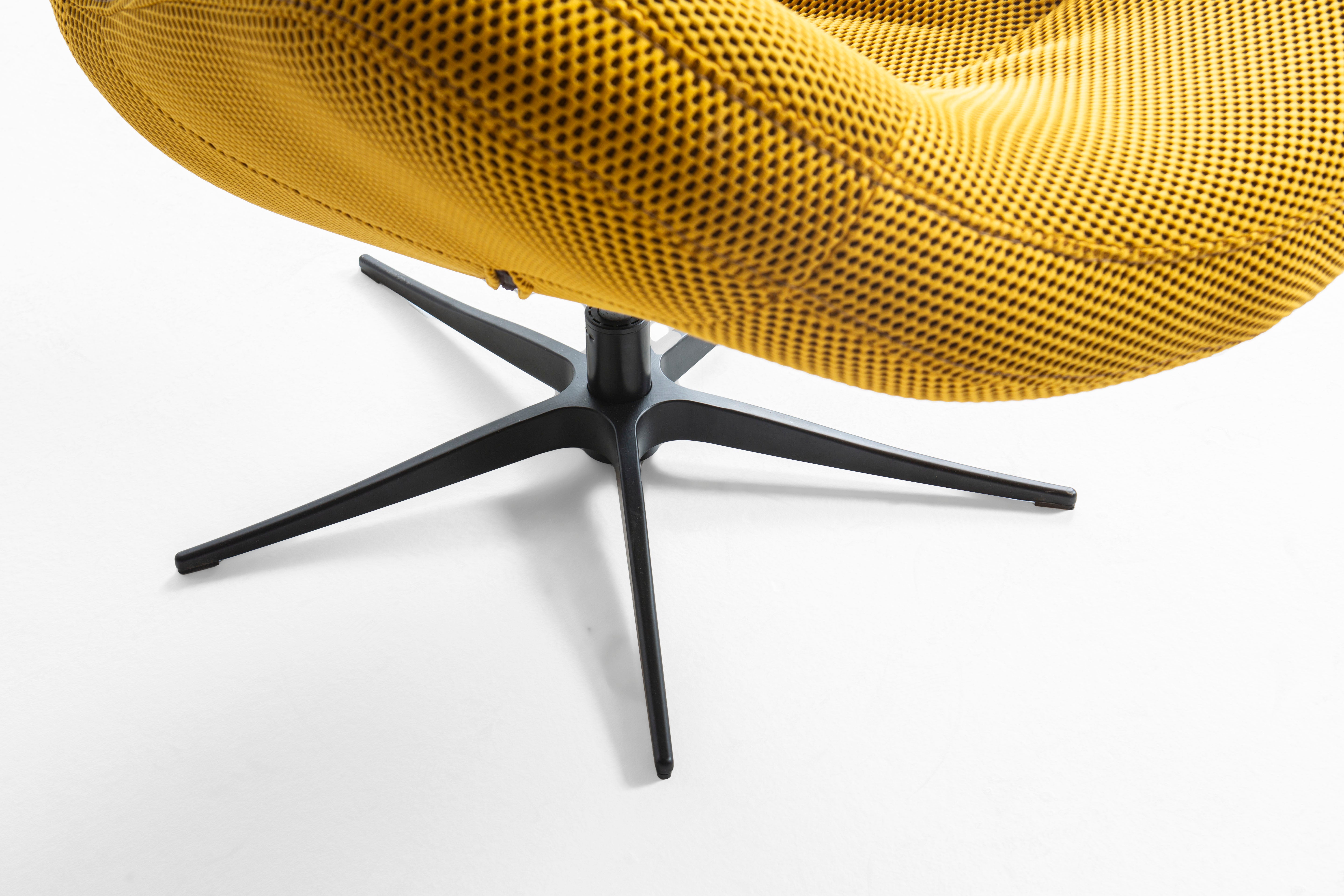 Кресло «Yonca» с въртяща се основа