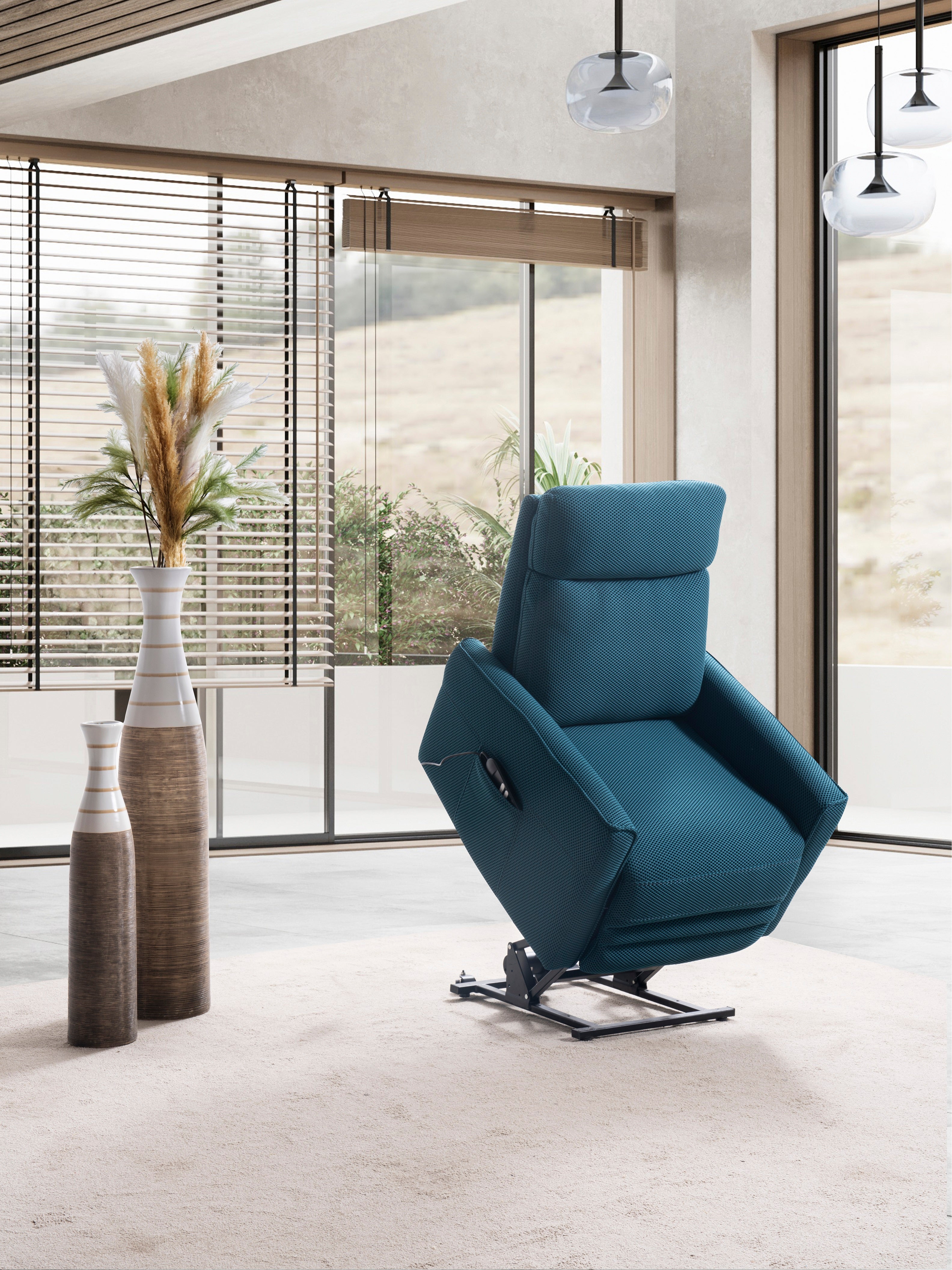 Кресло «Girit Medical» с електрически релакс механизъм, USB зарядна станция