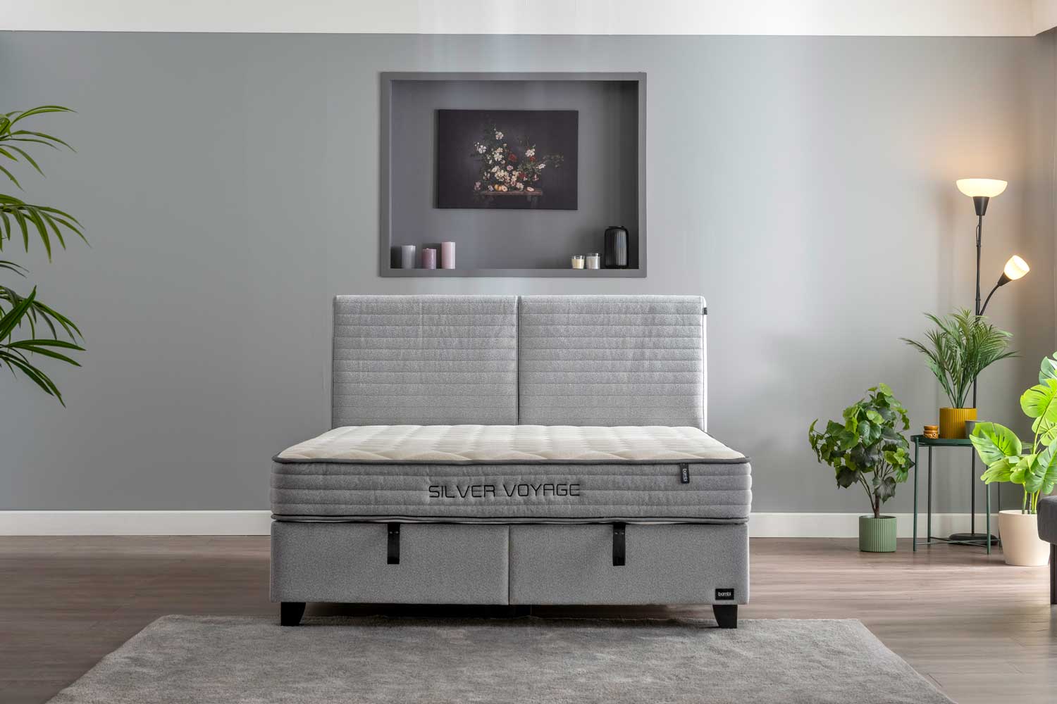Тапицирана основа за легло «Silver Voyage» с място за съхранение, повдигащ механизъм, система за безшумно затваряне