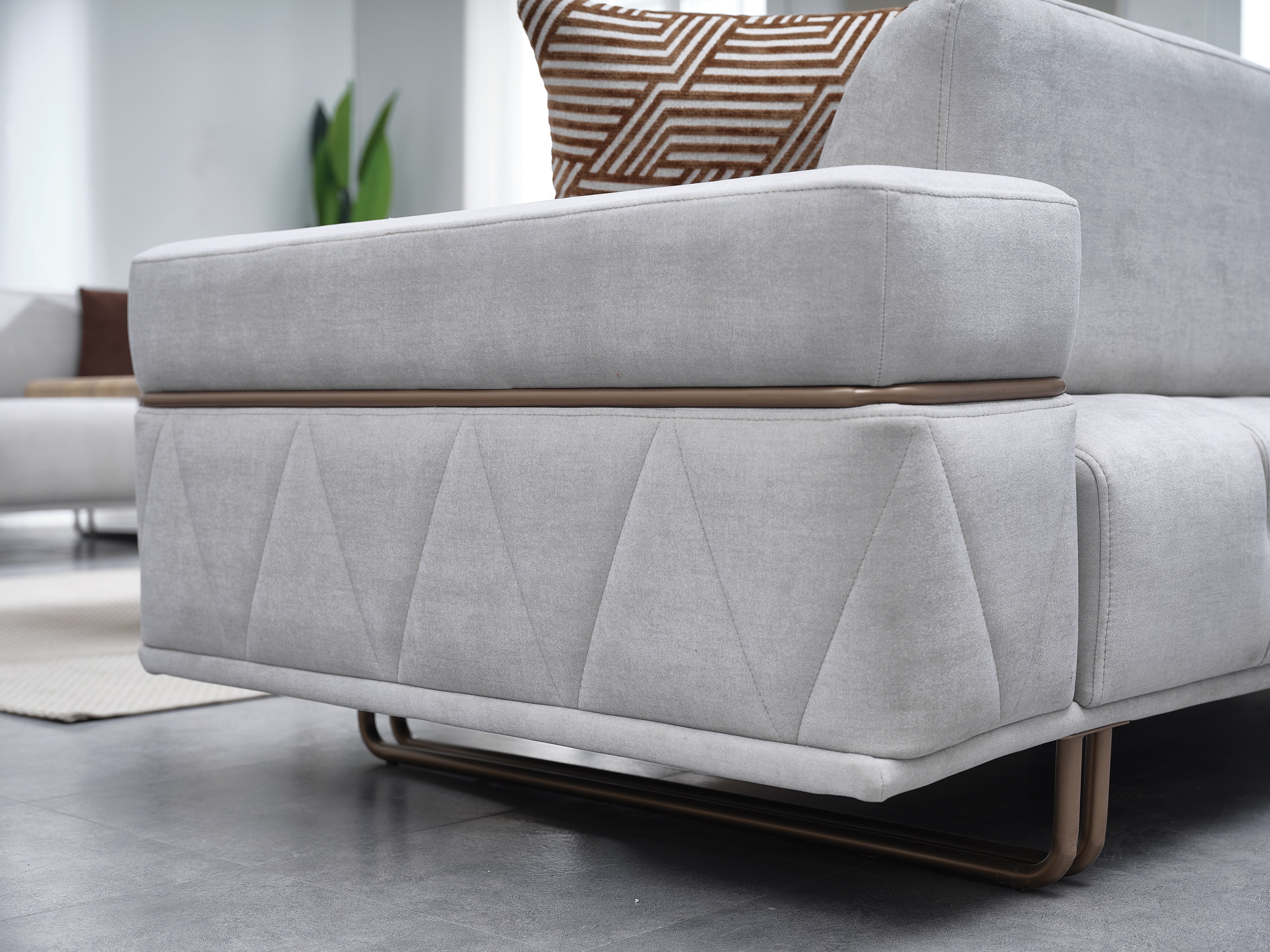 Tриместен разтегателен диван «Oslo» + 2 декоративни възглавници, ширина 245см