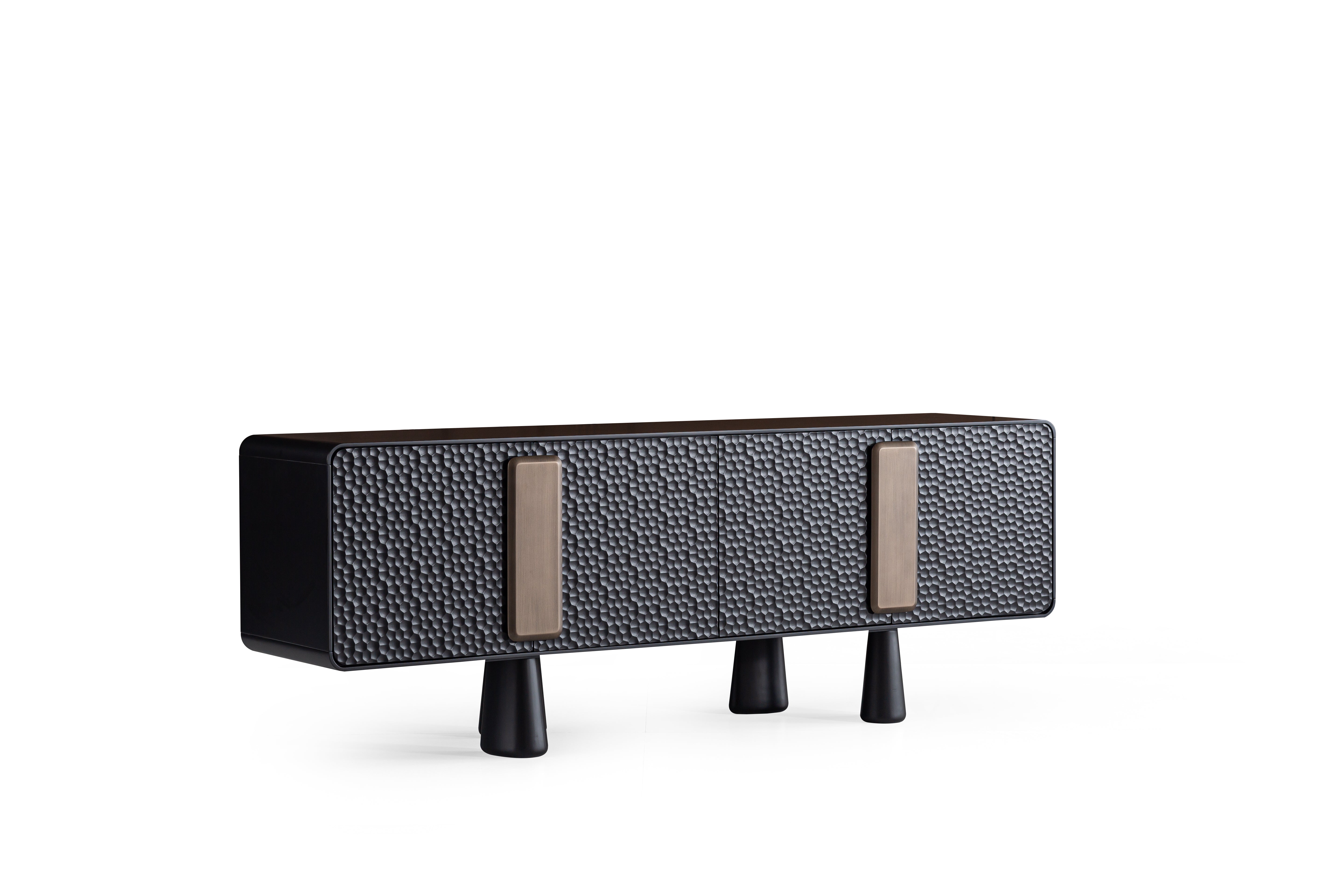 Бюфет «Klein» с естествен фурнир, размер 225х81х50см