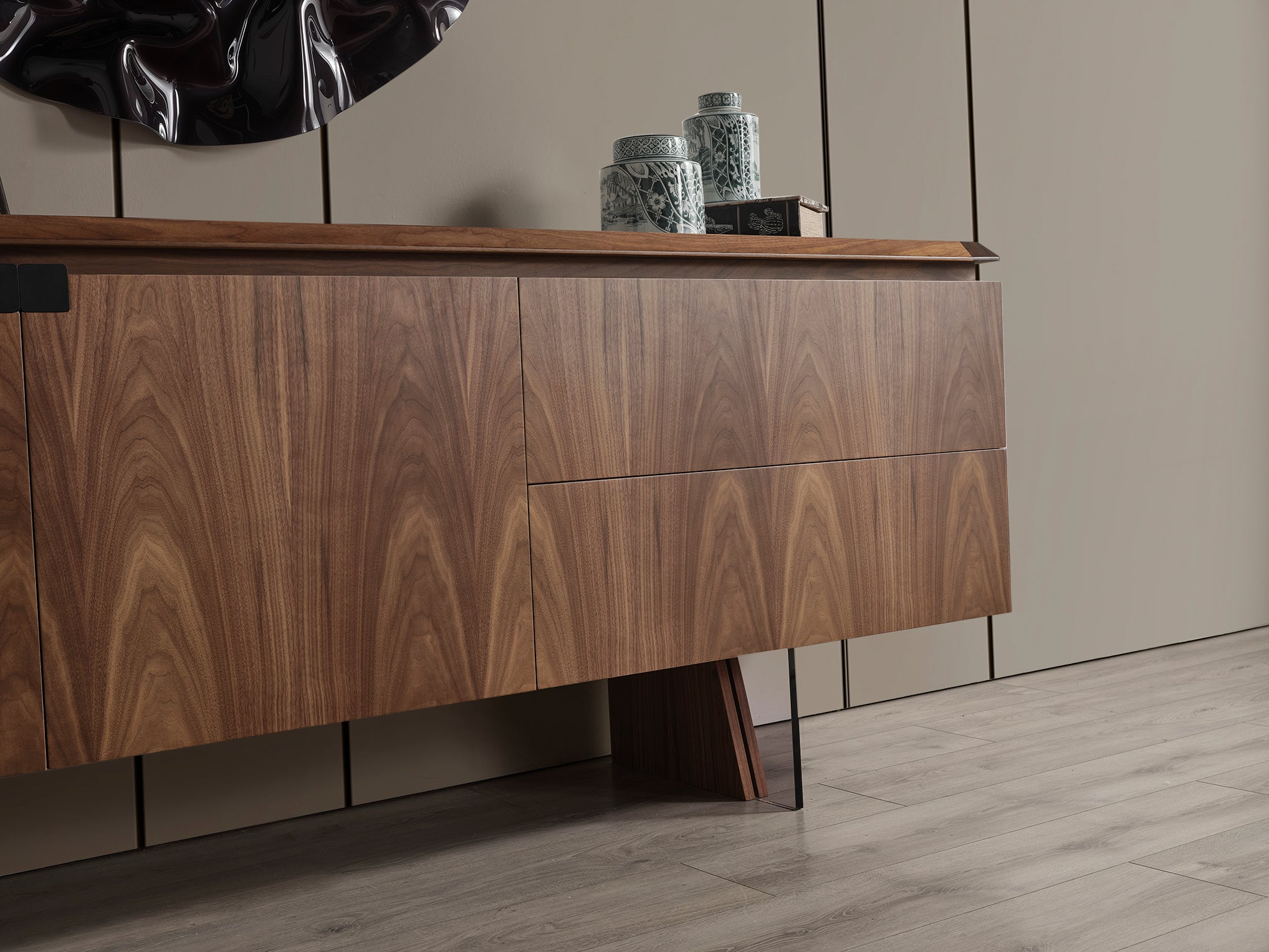 Бюфет «MK 41» с естествен фурнир, размер 208х82х49см