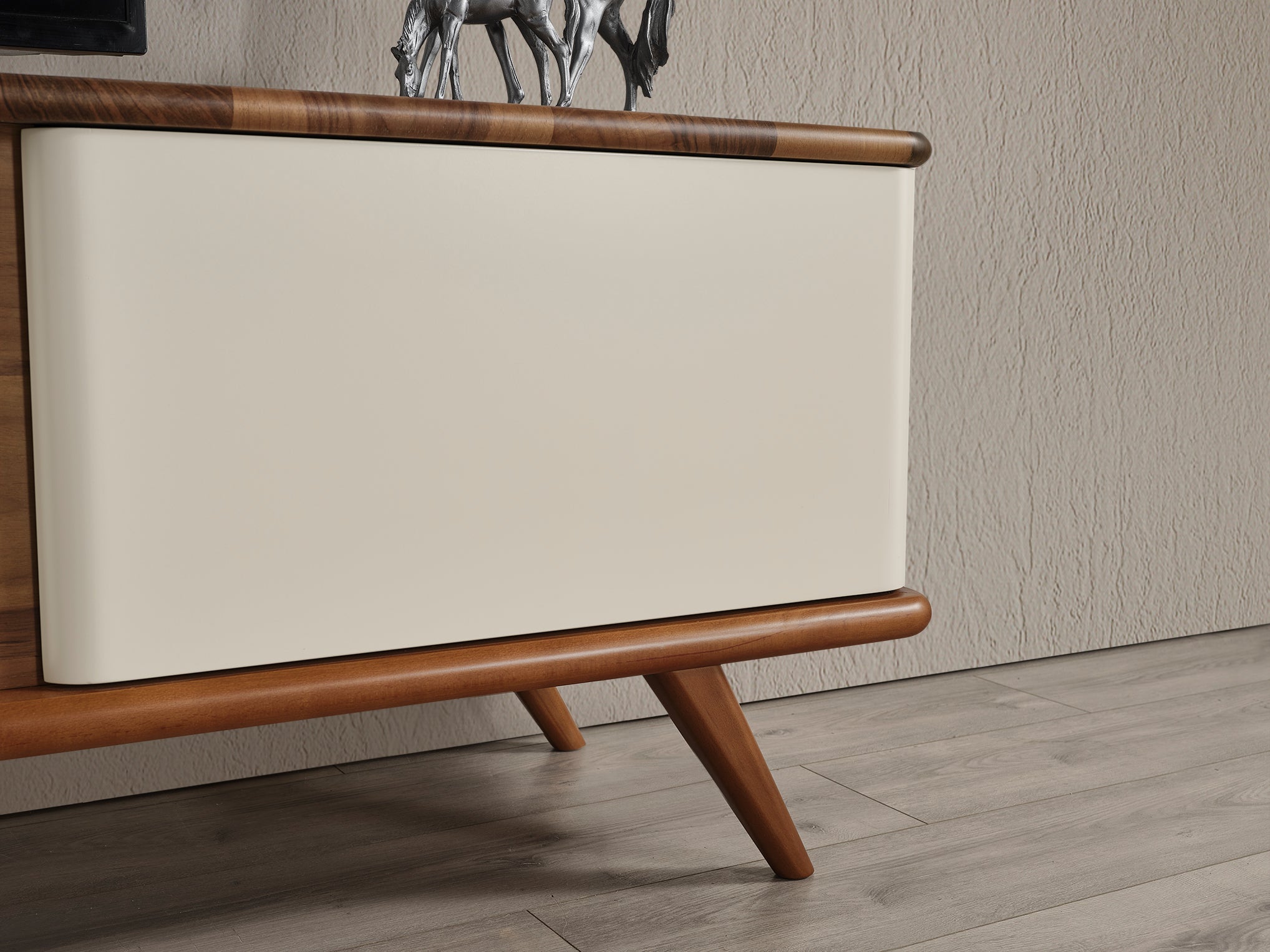 ТВ шкаф «MTV 44» с размер 208х60х47см