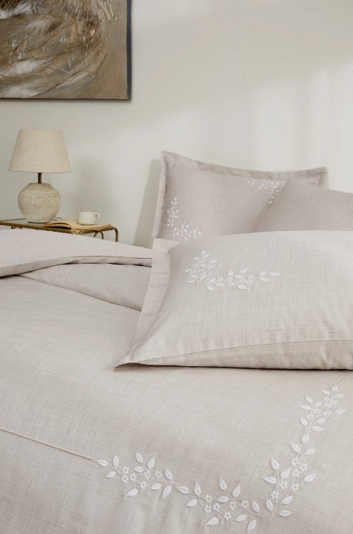 Двоен спален комплект «Daniela» - 6 части, памучен сатен, с бродерия