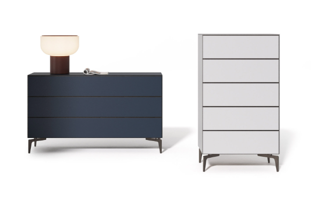 Скрин «Opal» с три чекмеджета, стъклени чела и страници, размер 130х76х45см